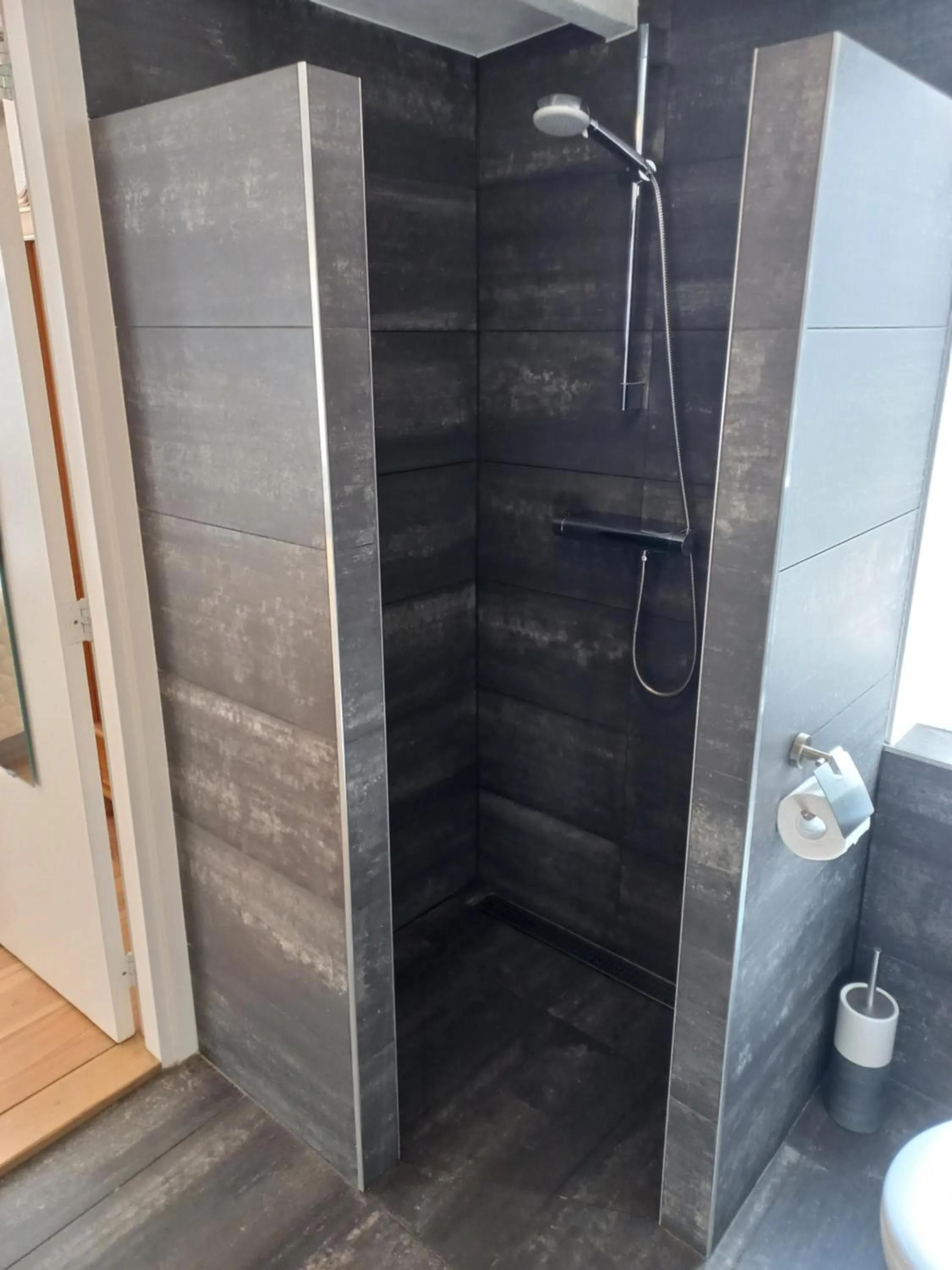 Shower in Bed and Breakfast Hattem
