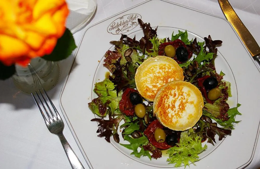 Restaurant/places to eat in Hotel Gasthof Seefelder Hof