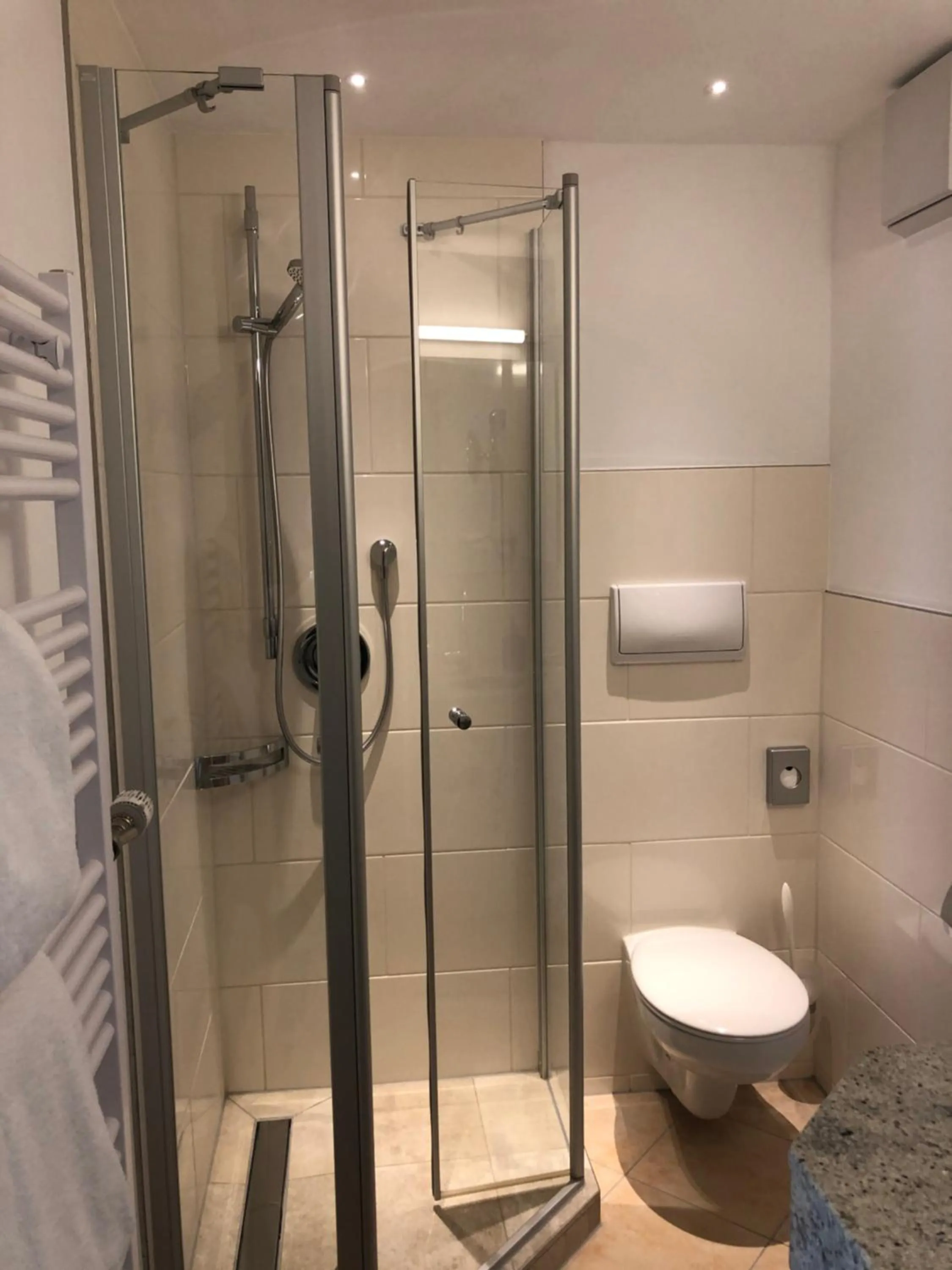 Shower in Hotel Gasthof Seefelder Hof