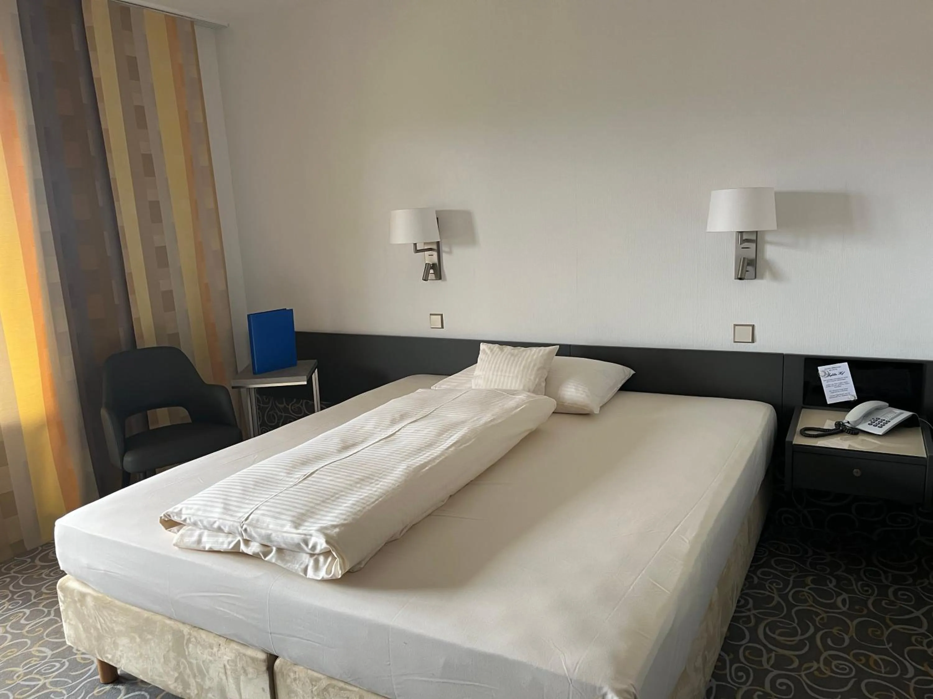 Bed in Hotel Gasthof Seefelder Hof