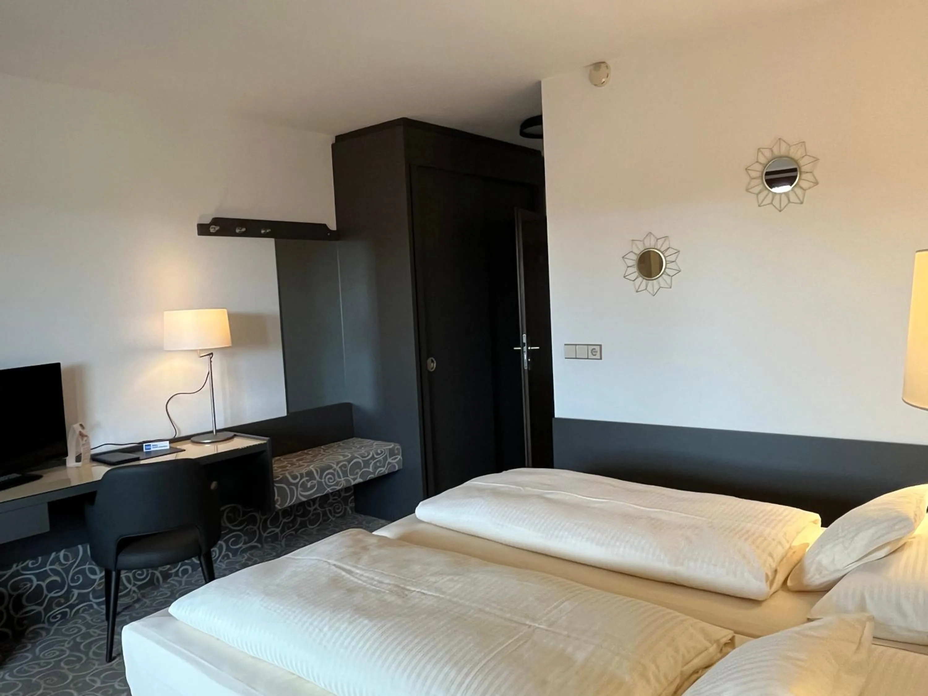 Photo of the whole room, Bed in Hotel Gasthof Seefelder Hof