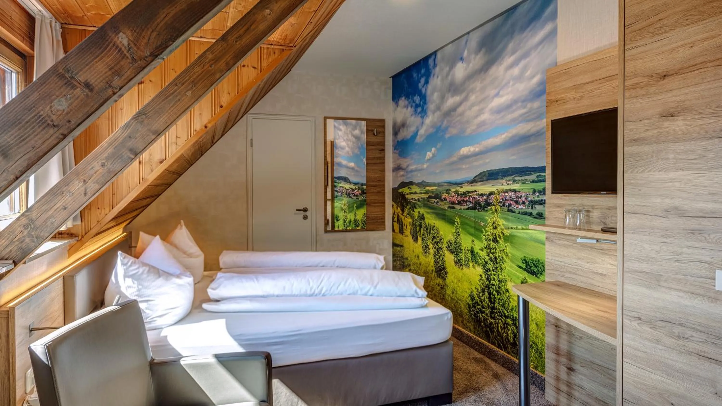 Bed in Landhotel Zur Grünen Kutte