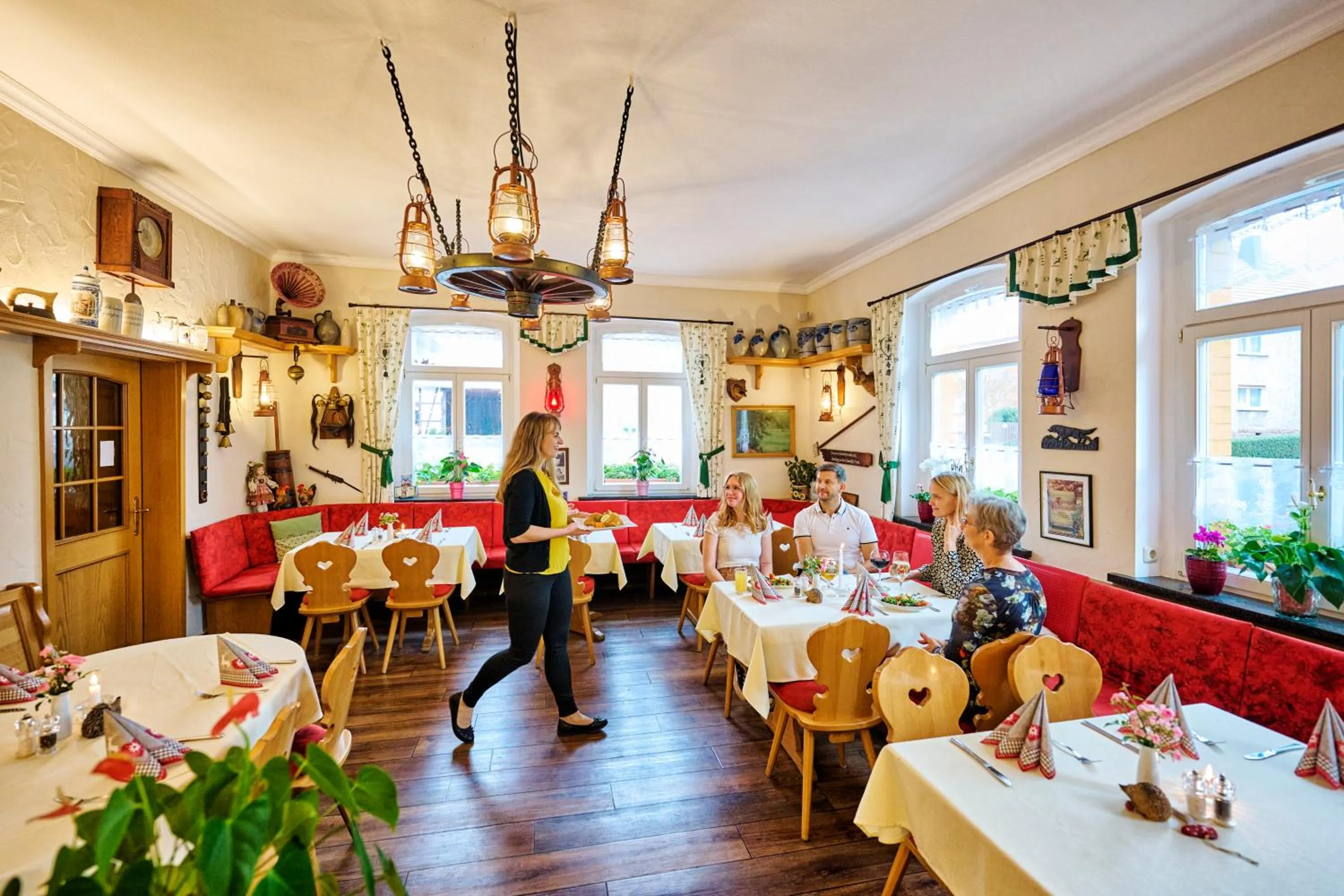 Restaurant/places to eat in Landhotel Zur Grünen Kutte