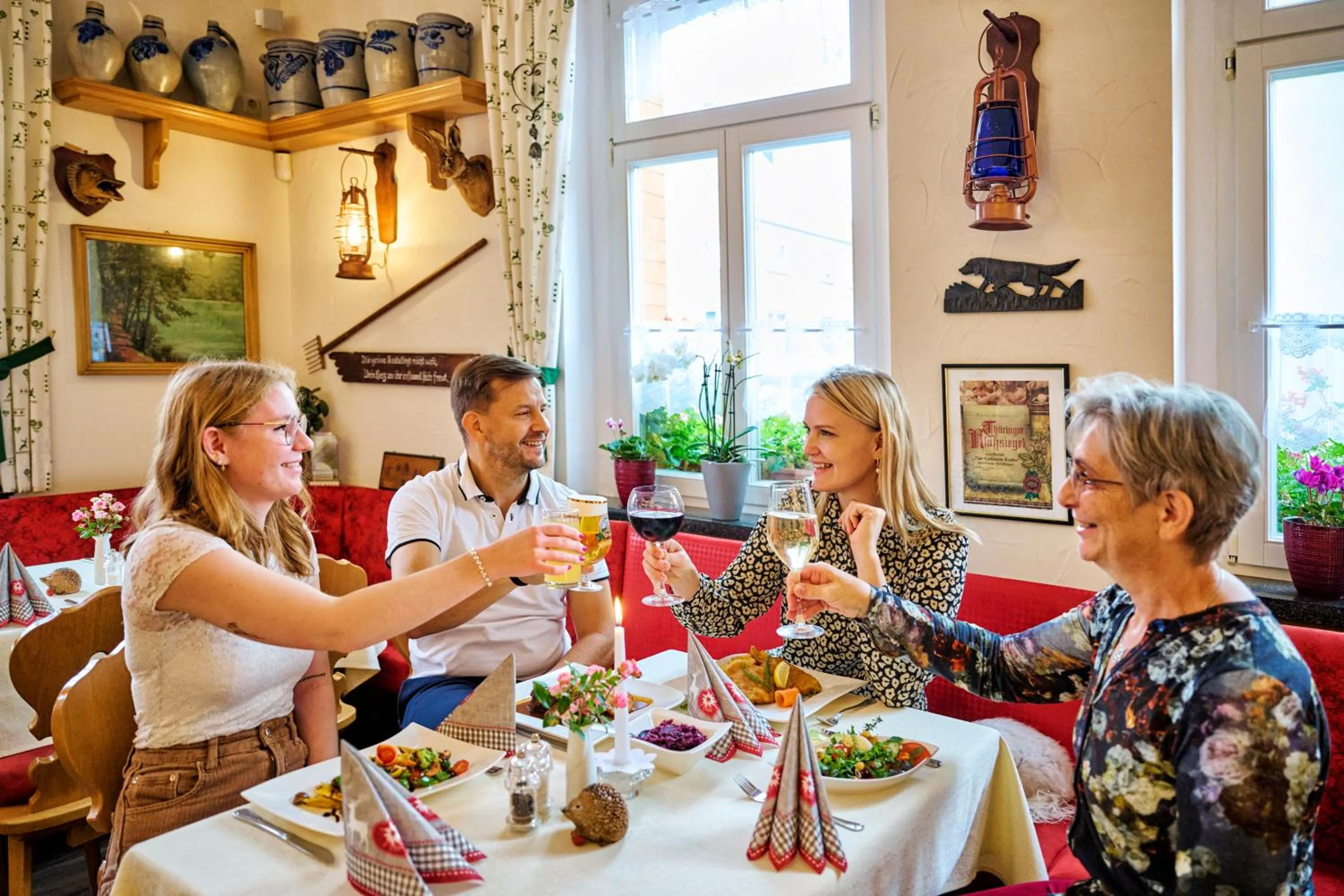 Restaurant/places to eat in Landhotel Zur Grünen Kutte