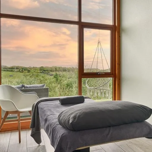 Spa and wellness centre/facilities, Bed in Summerhill House Hotel