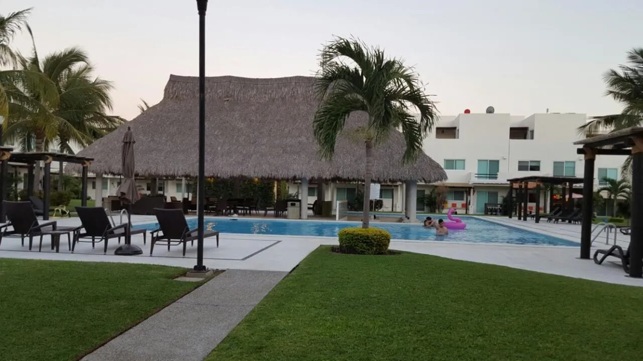 Three-Bedroom Townhouse in Casa Diamante en Zona Diamante
