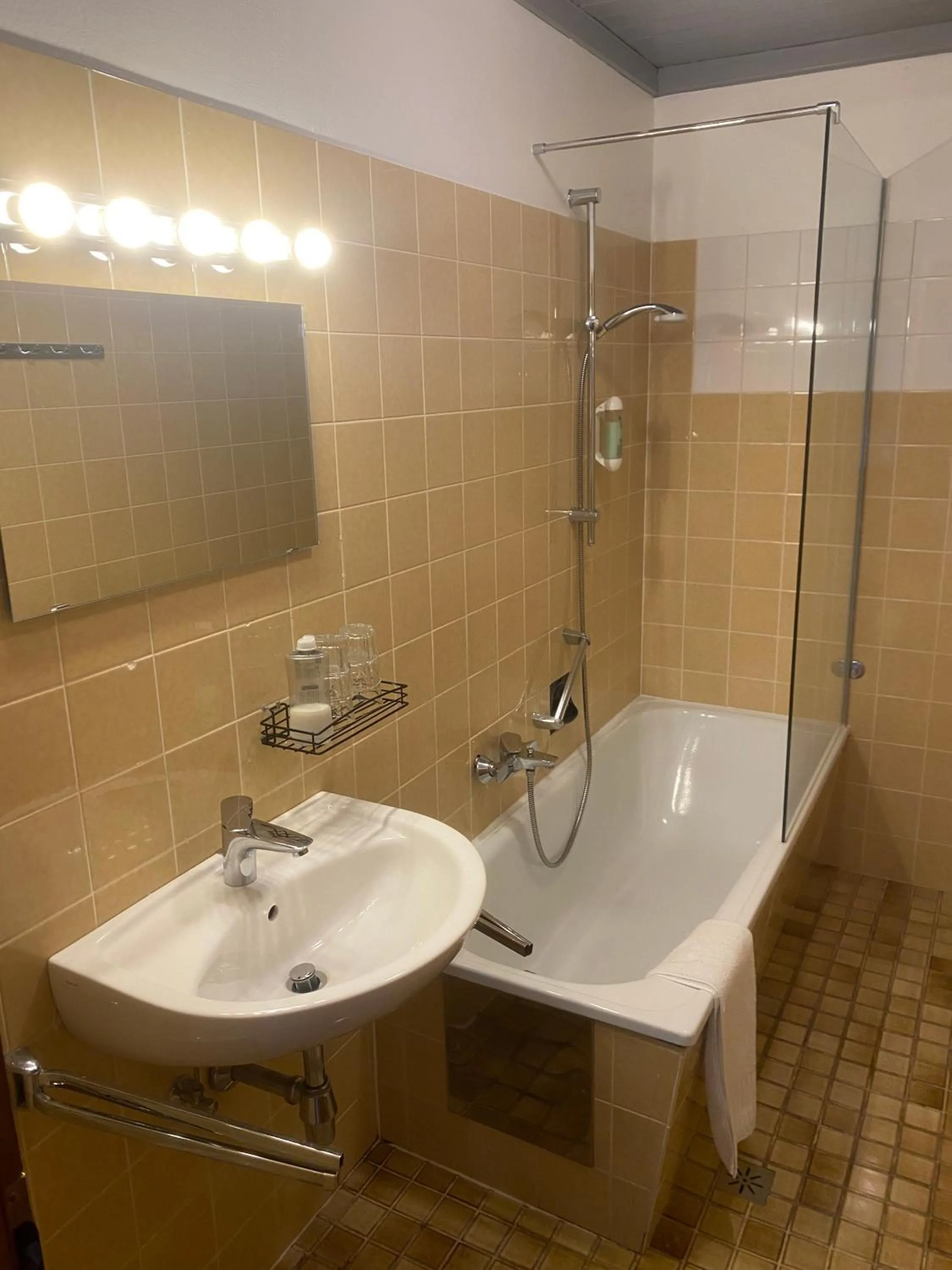 Bathroom in Magali's, Bed & Breakfast - inclusive Summer Card