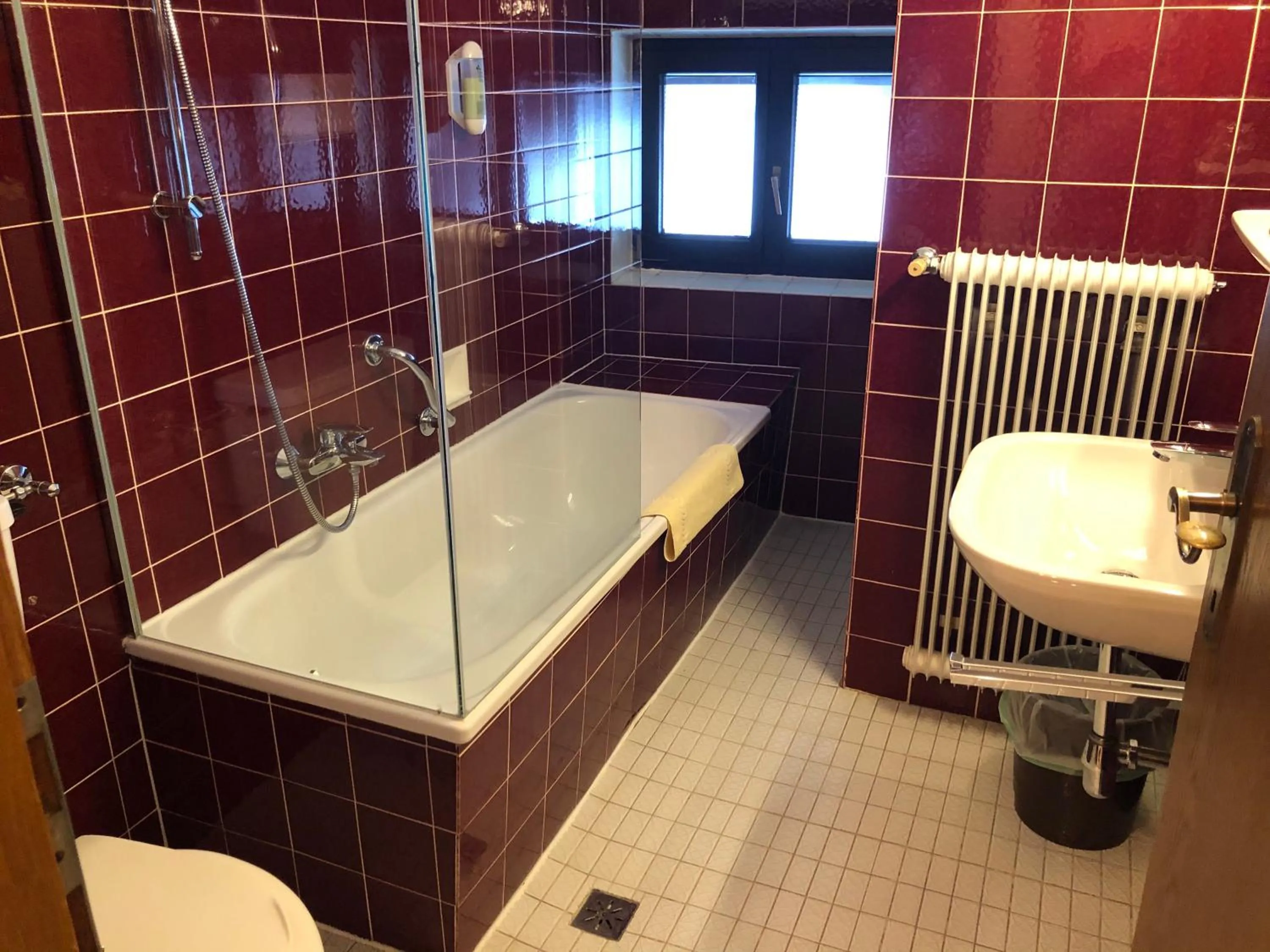 Bathroom in Magali's, Bed & Breakfast - inclusive Summer Card