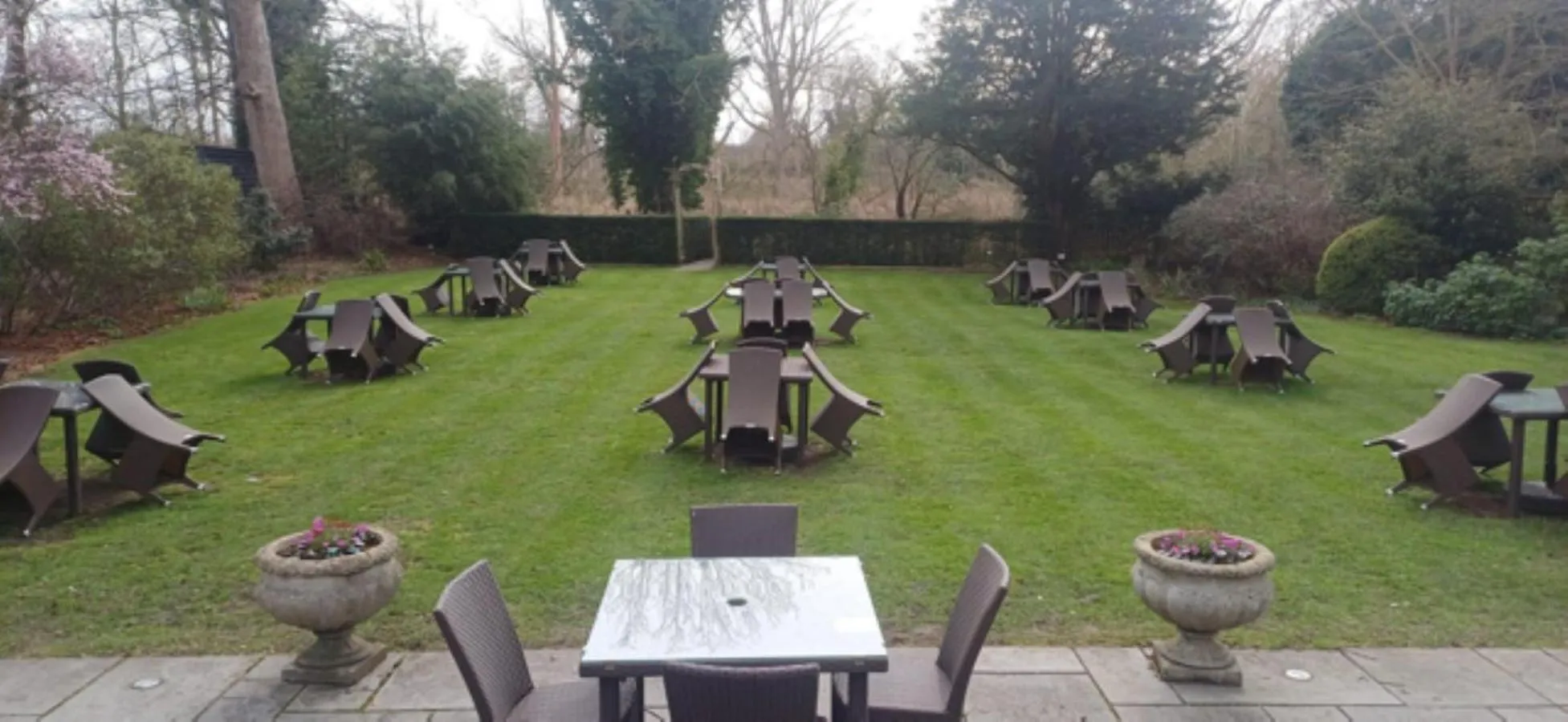 Garden in The Riverside House Hotel