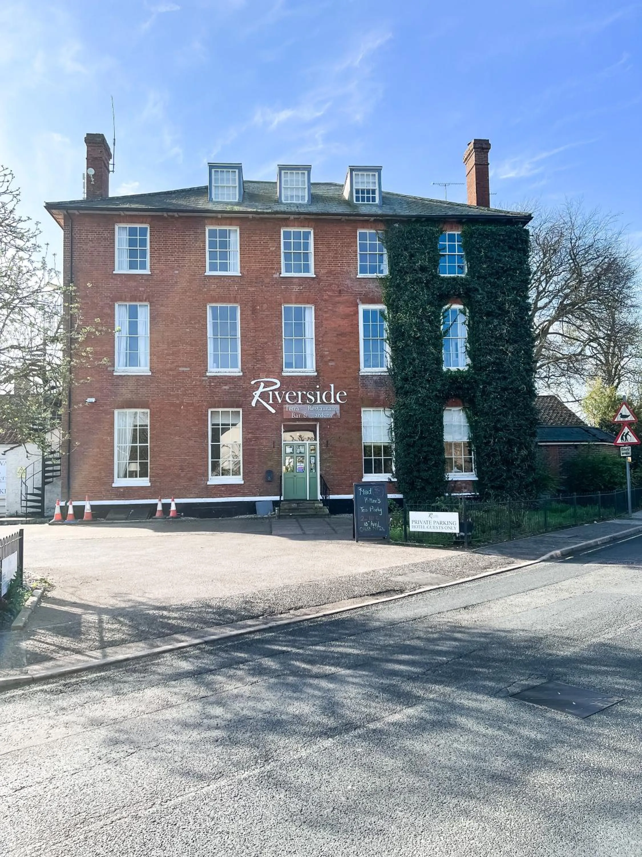 Property building in The Riverside House Hotel