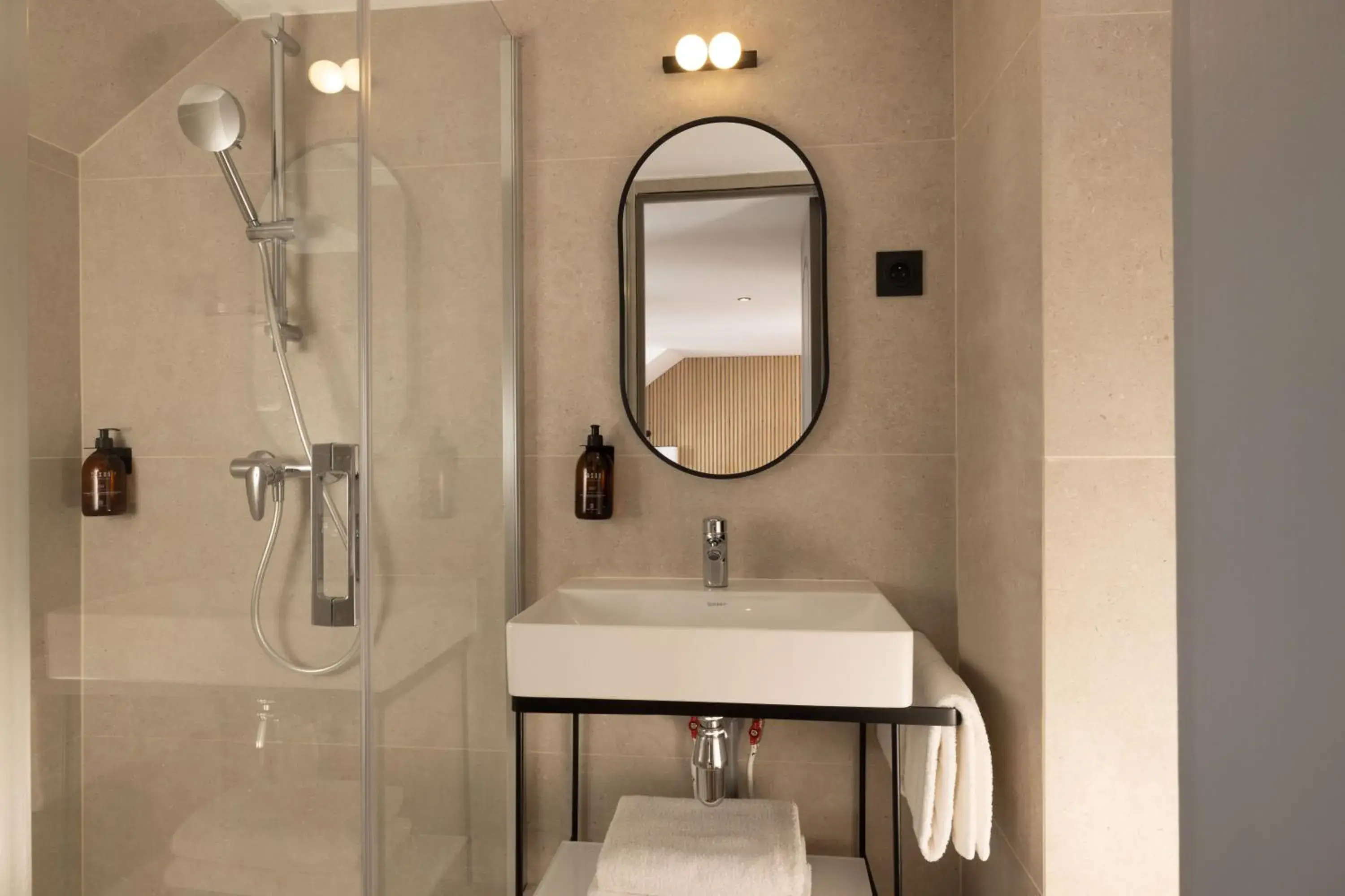 Triple Room in Korner Opera Triple Room in Korner Opera