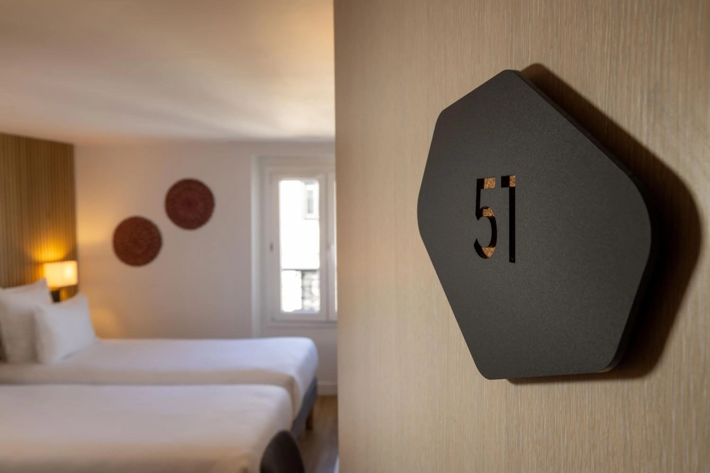 Photo of the whole room, Bed in Korner Opera