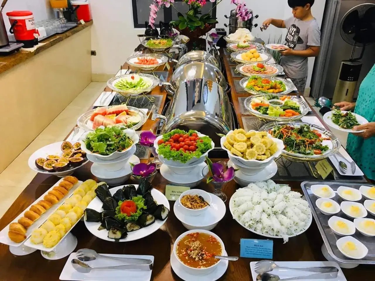 Restaurant/places to eat in Royal Charm Hotel Restaurant/places to eat in Royal Charm Hotel