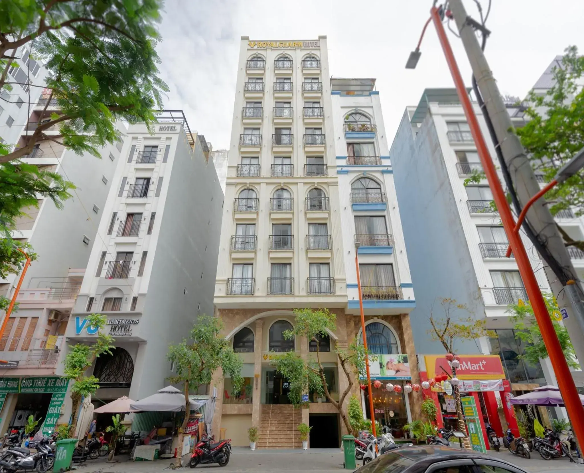 Property building in Royal Charm Hotel Property building in Royal Charm Hotel