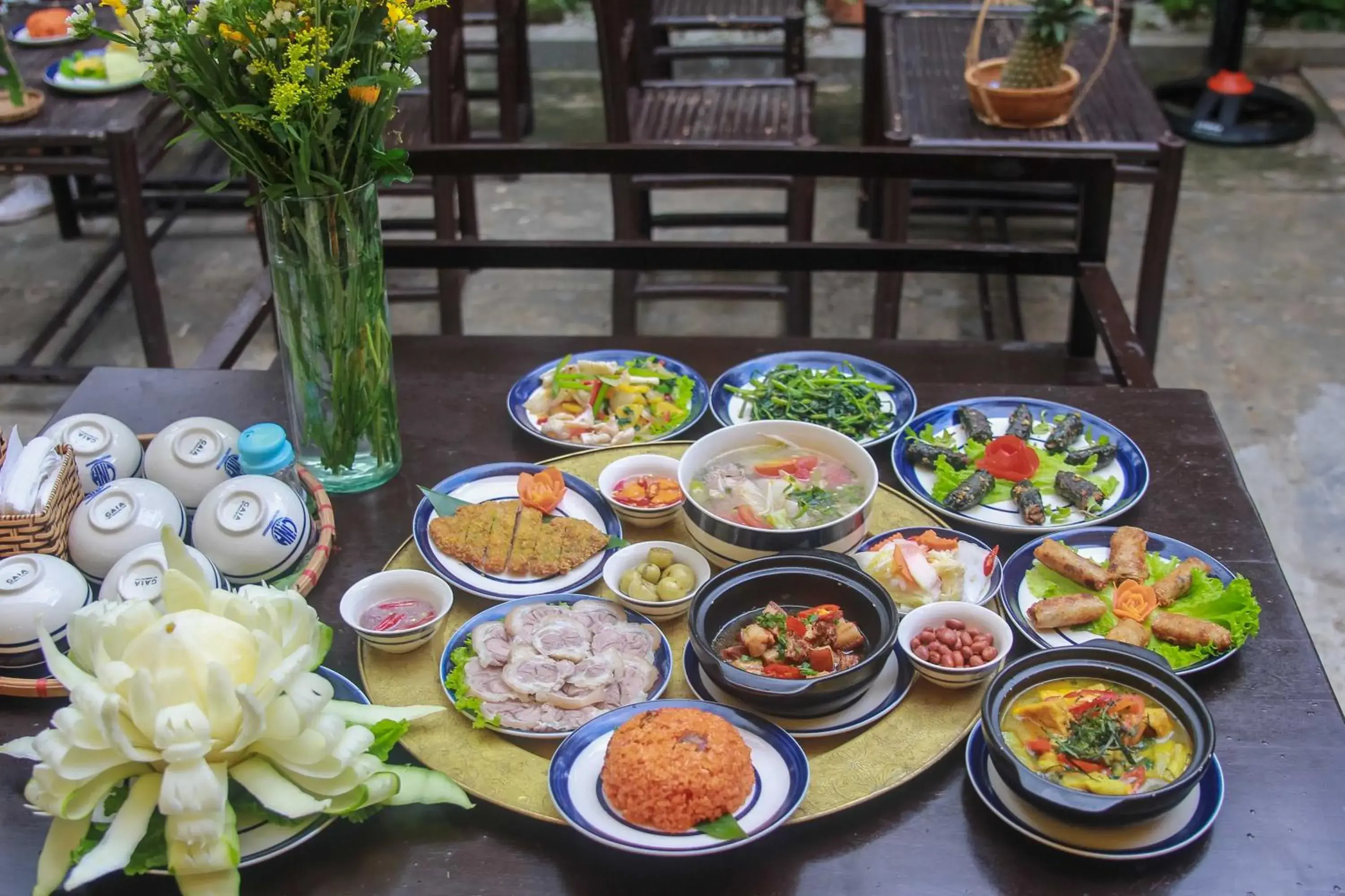 Restaurant/places to eat in Trang Ngan Hotel by THG Restaurant/places to eat in Trang Ngan Hotel by THG