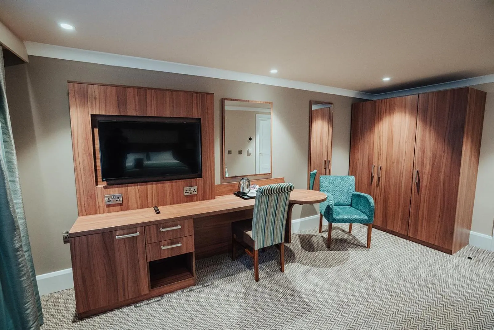 TV and multimedia in Dunadry Hotel And Gardens