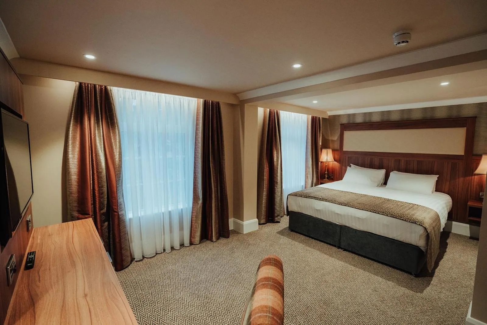 Photo of the whole room, Bed in Dunadry Hotel And Gardens