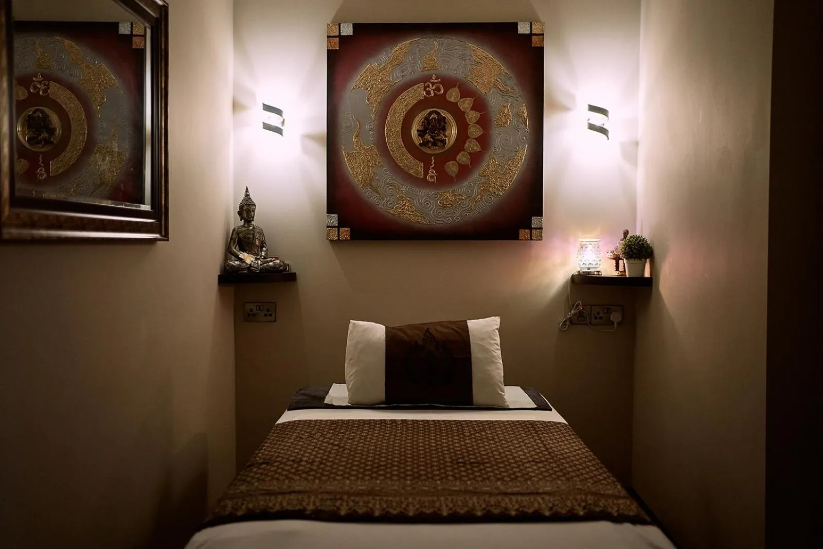 Massage, Bed in Dunadry Hotel And Gardens