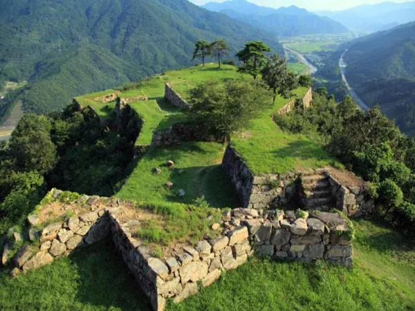 Nearby landmark in Kadoya Shinkan