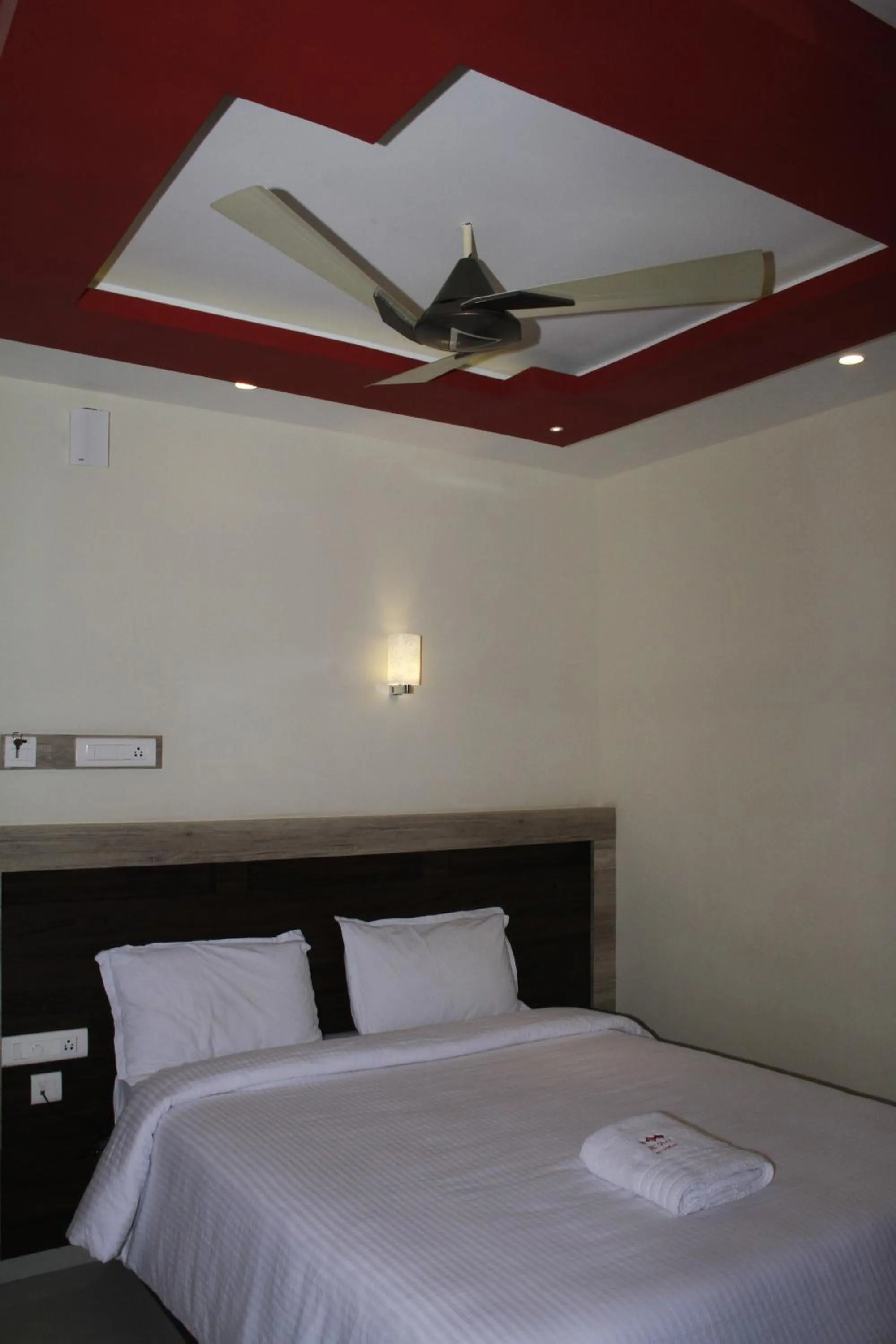 Photo of the whole room, Bed in Jeyam Residency