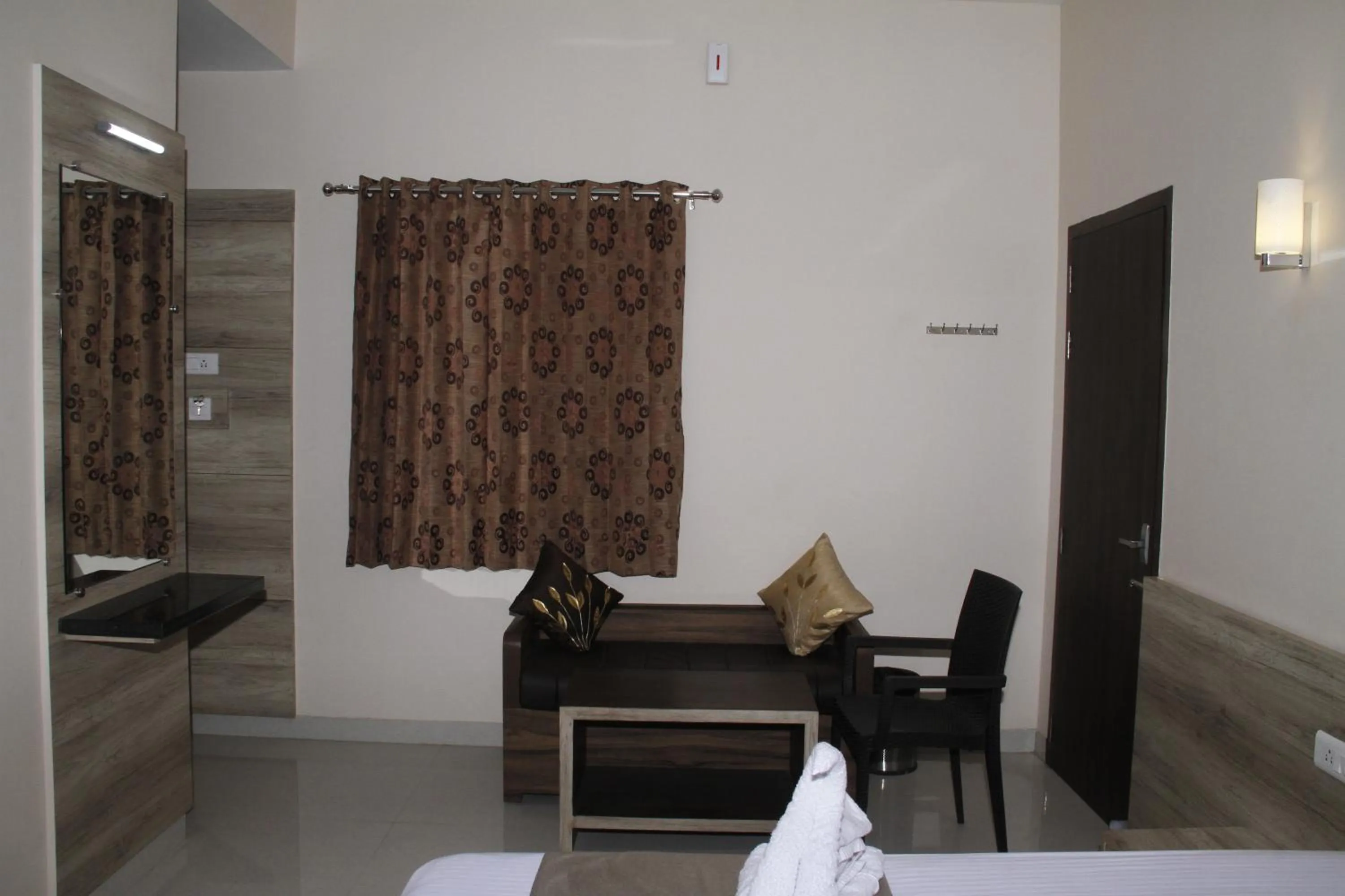 Decorative detail, Bed in Jeyam Residency