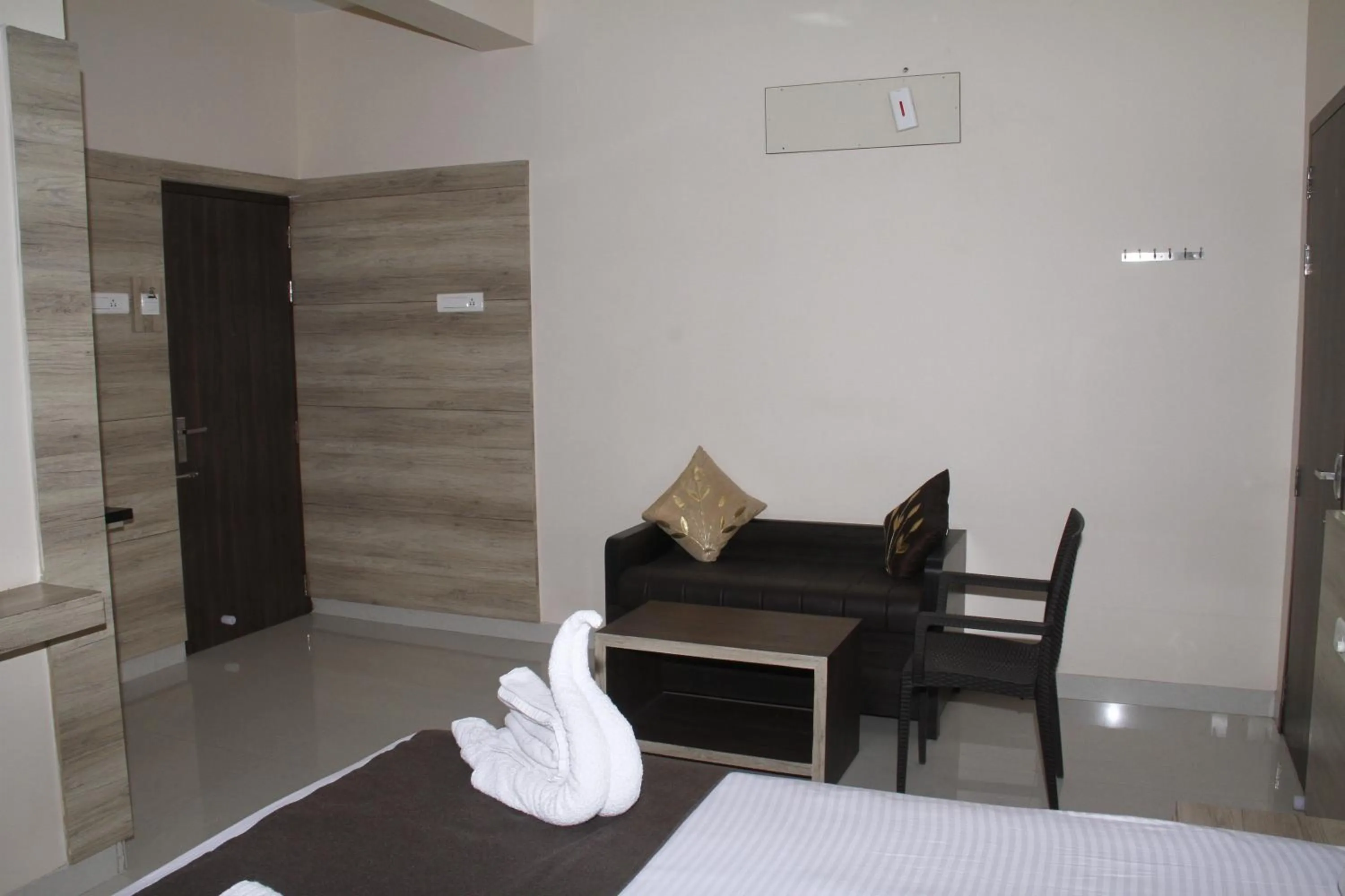 Decorative detail, Bed in Jeyam Residency