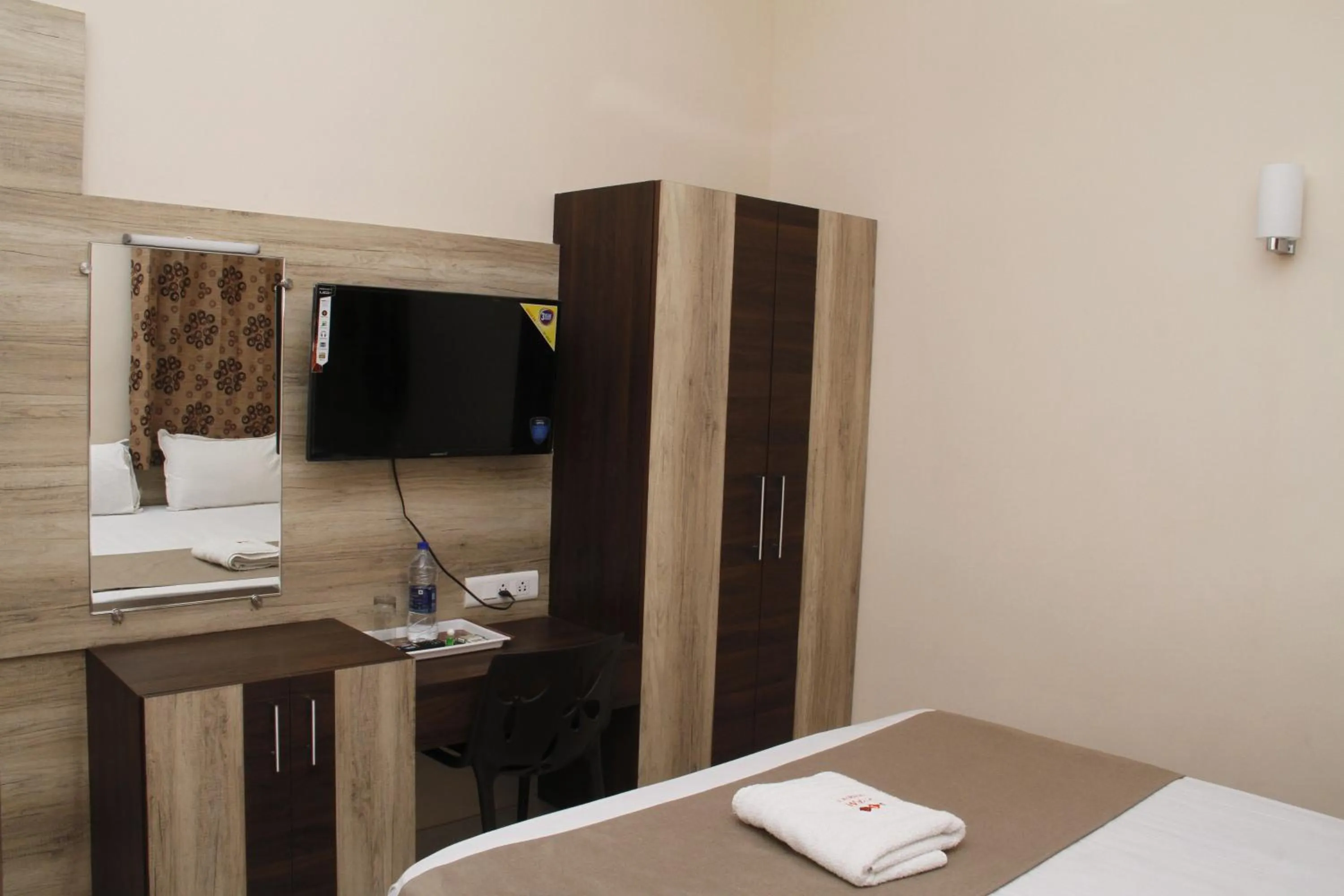 Decorative detail, Bed in Jeyam Residency