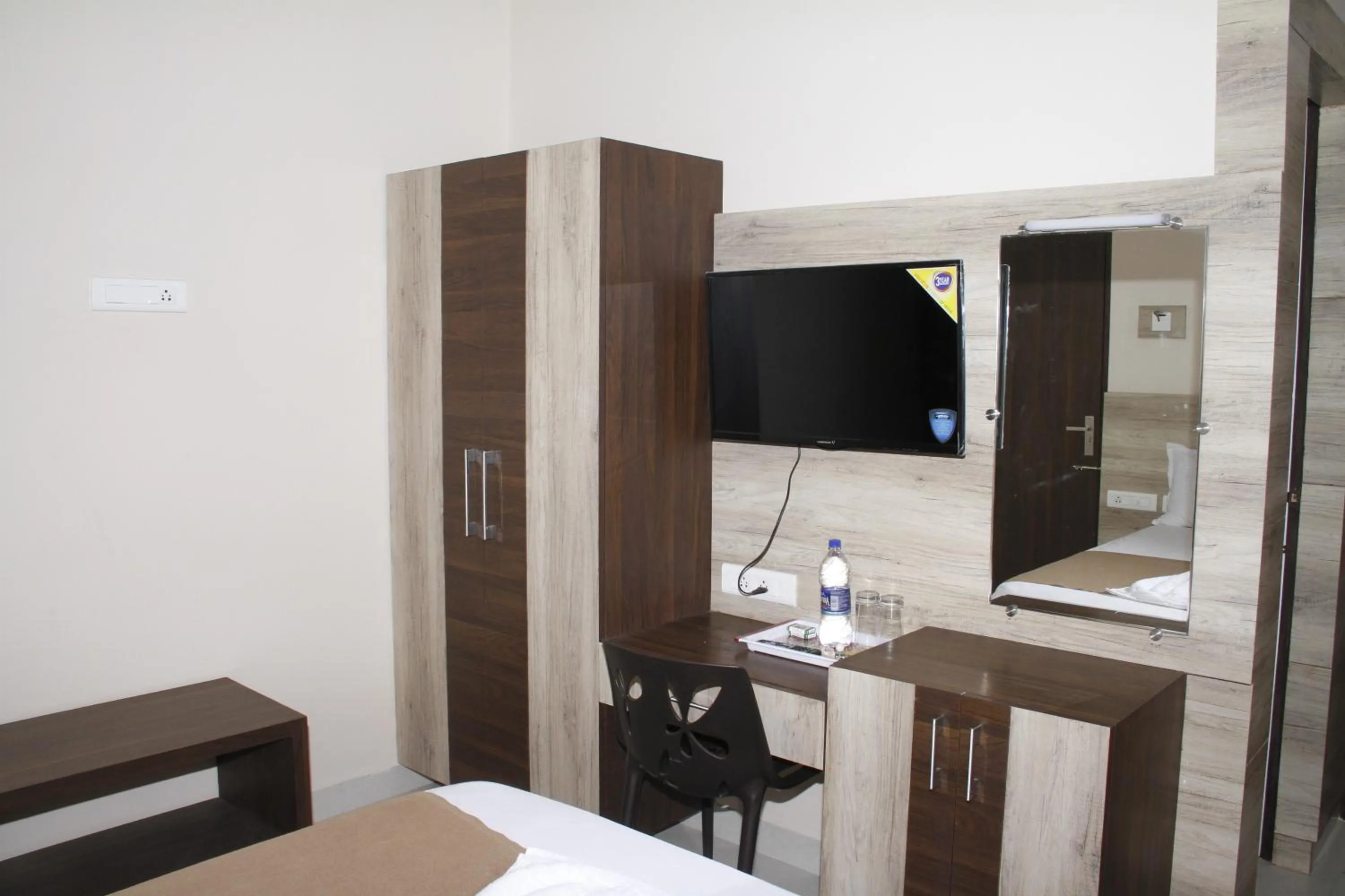 Decorative detail, Bed in Jeyam Residency
