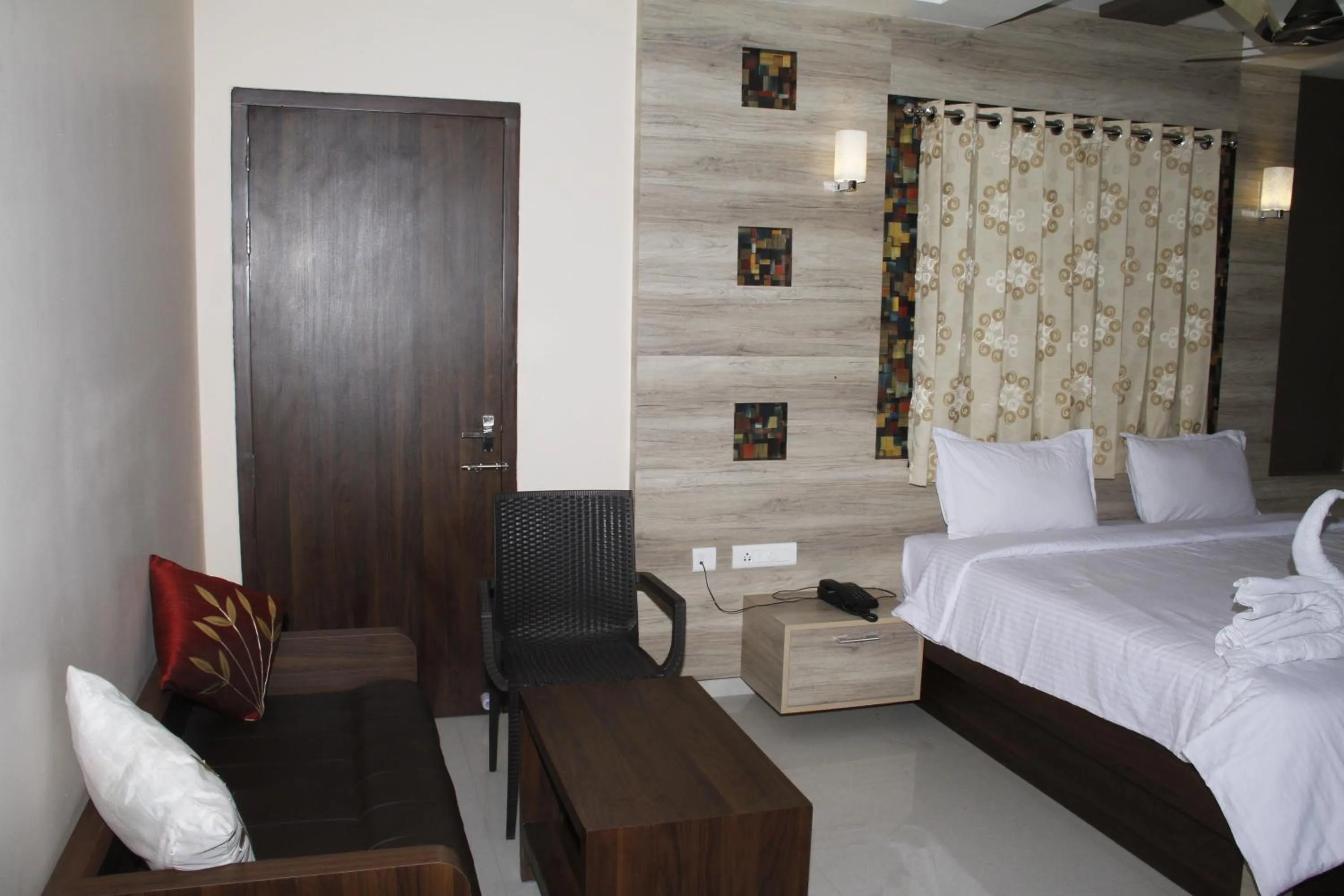Decorative detail, Bed in Jeyam Residency