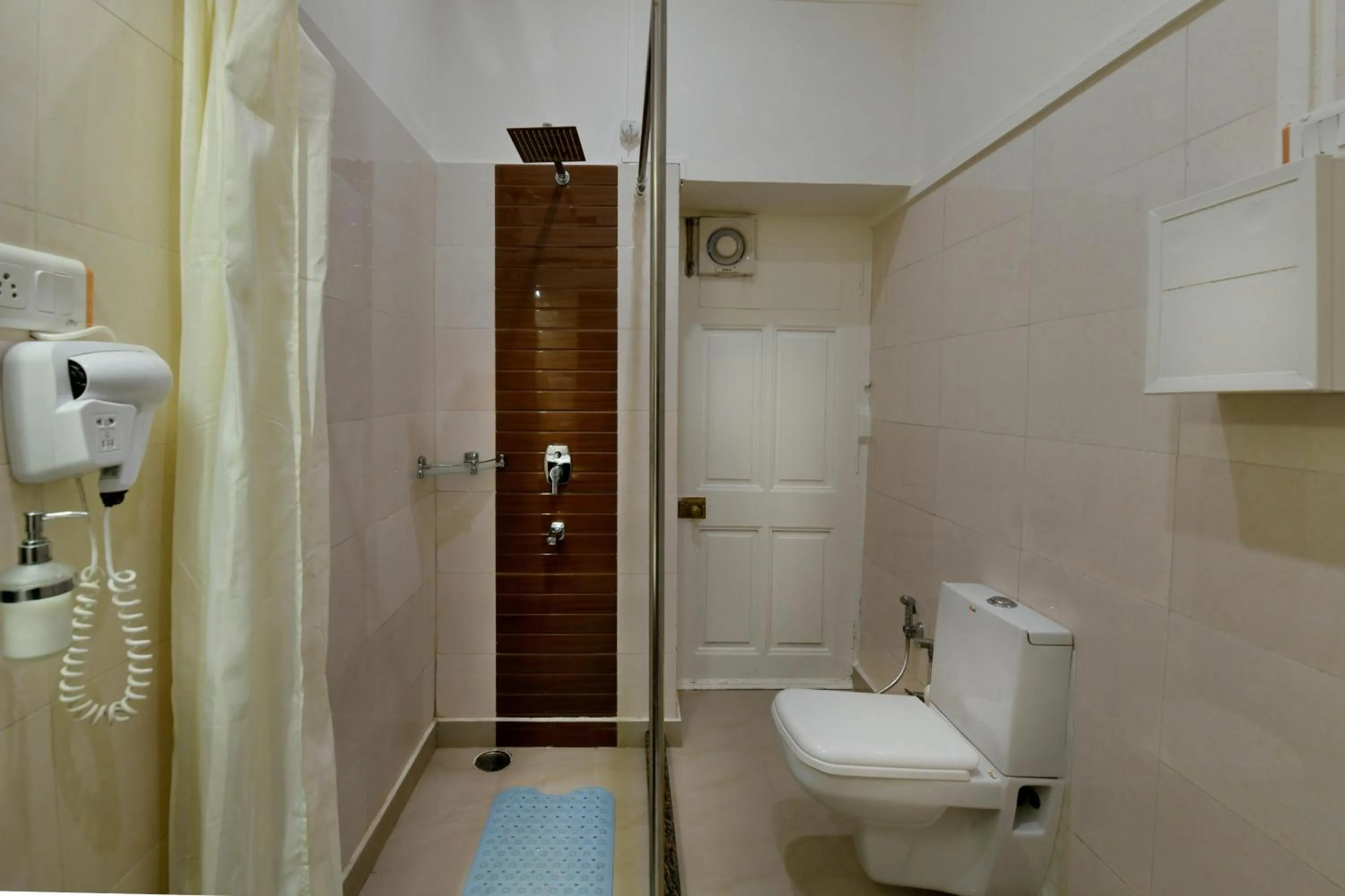 Bathroom in Brij Villa, Dalhousie - A Colonial Luxury Retreat