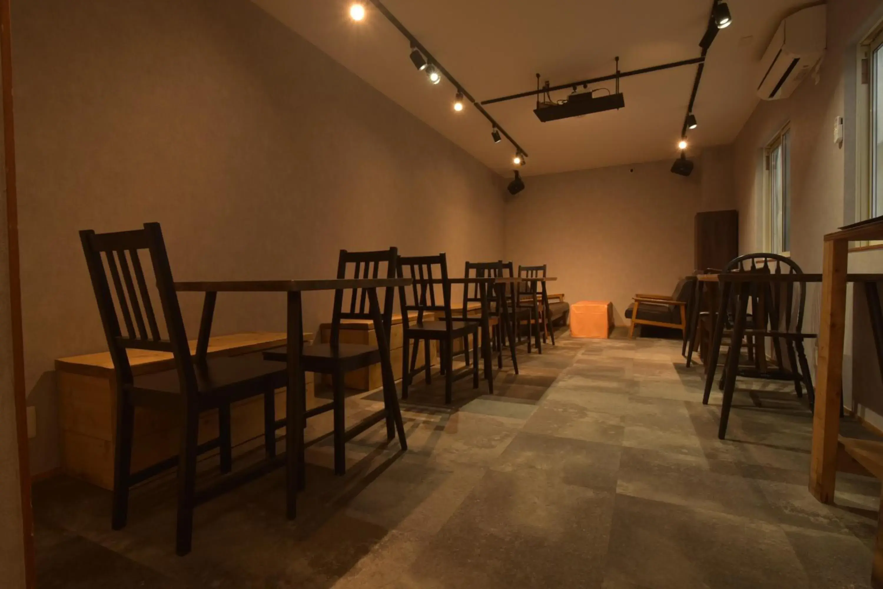 Lounge or bar in IZA Enoshima Guest House Lounge or bar in IZA Enoshima Guest House