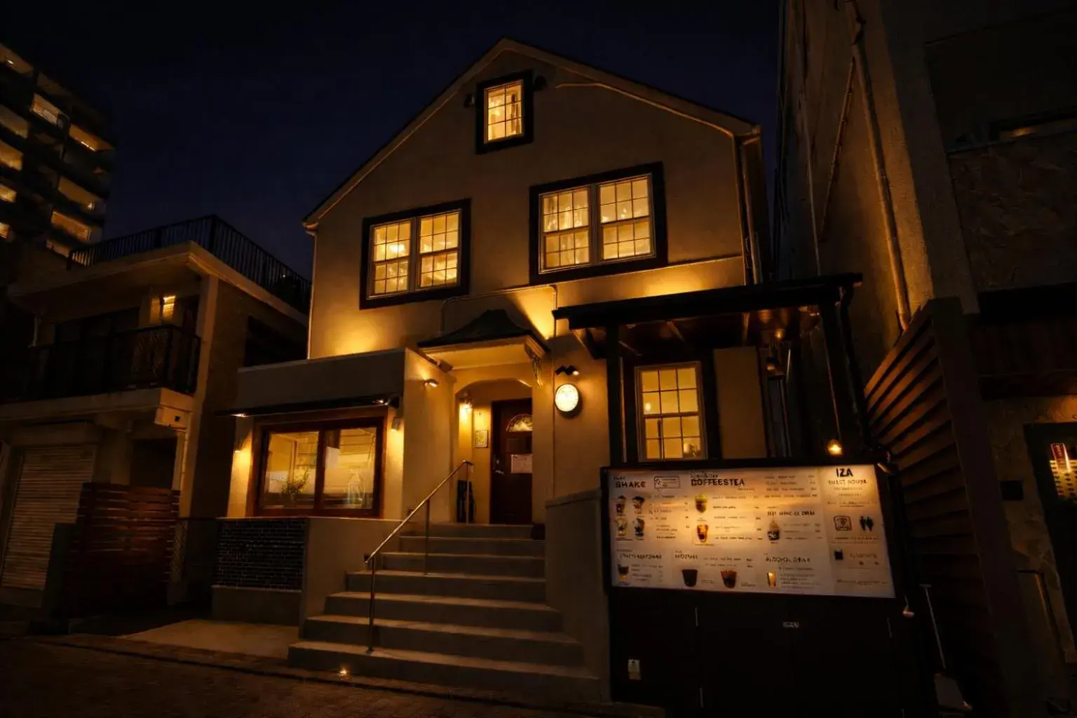 Property building in IZA Enoshima Guest House Property building in IZA Enoshima Guest House