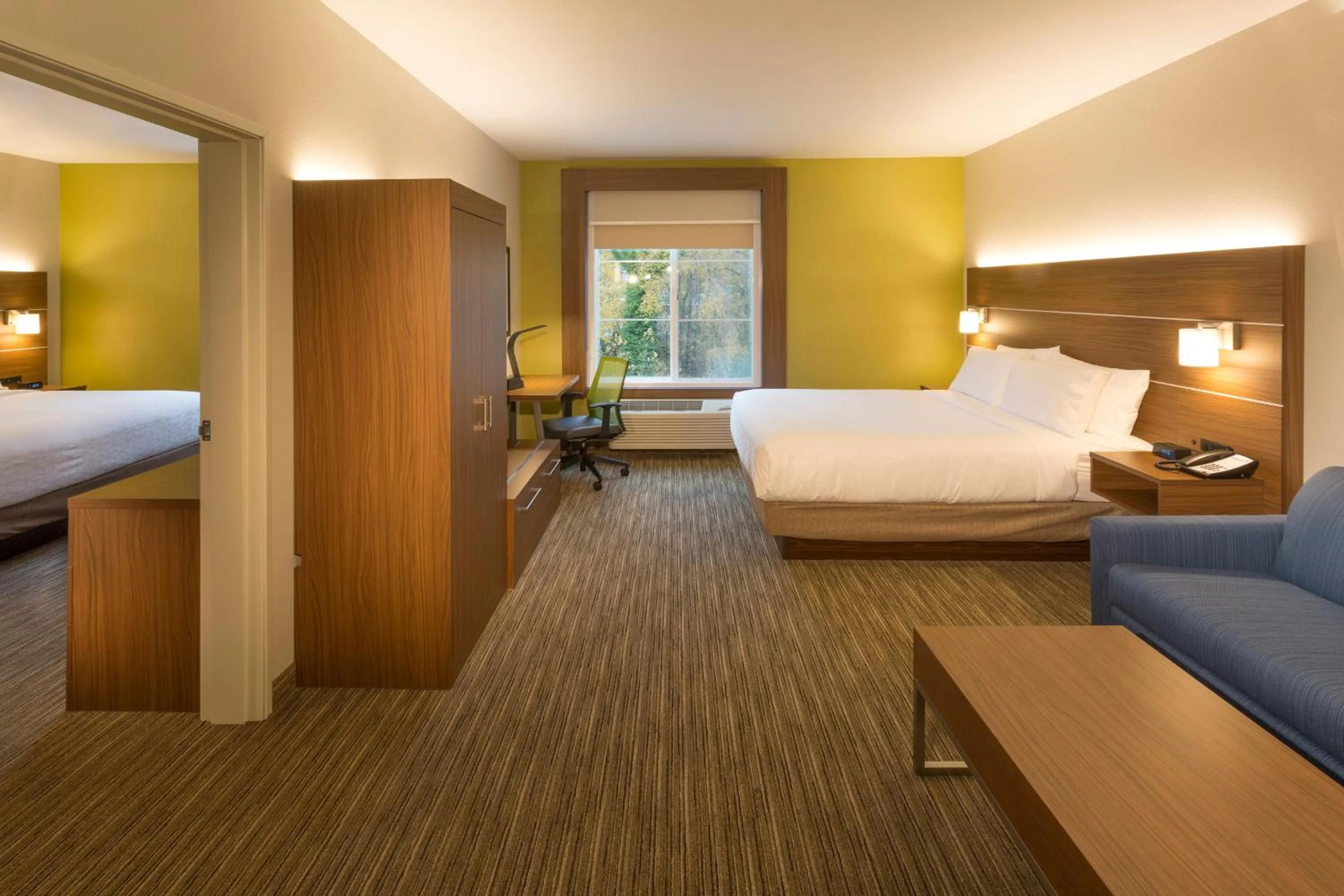 Photo of the whole room, Bed in Holiday Inn Express & Suites - Seattle South - Tukwila by IHG