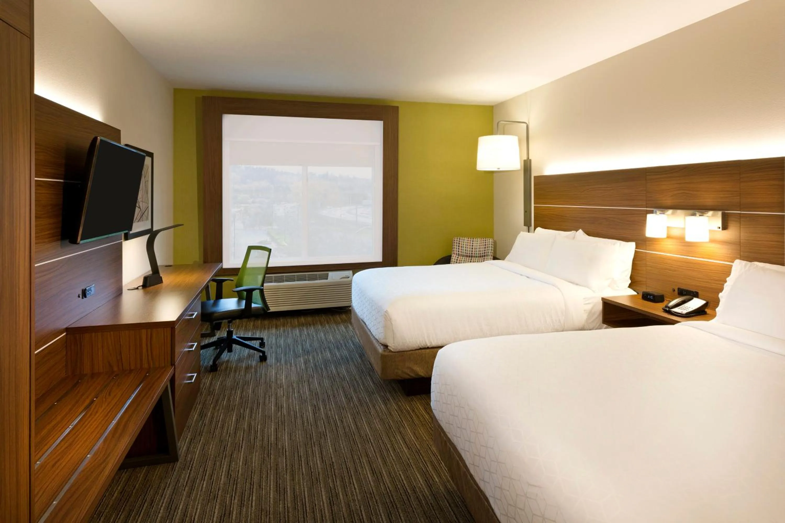 Photo of the whole room, Bed in Holiday Inn Express & Suites - Seattle South - Tukwila by IHG
