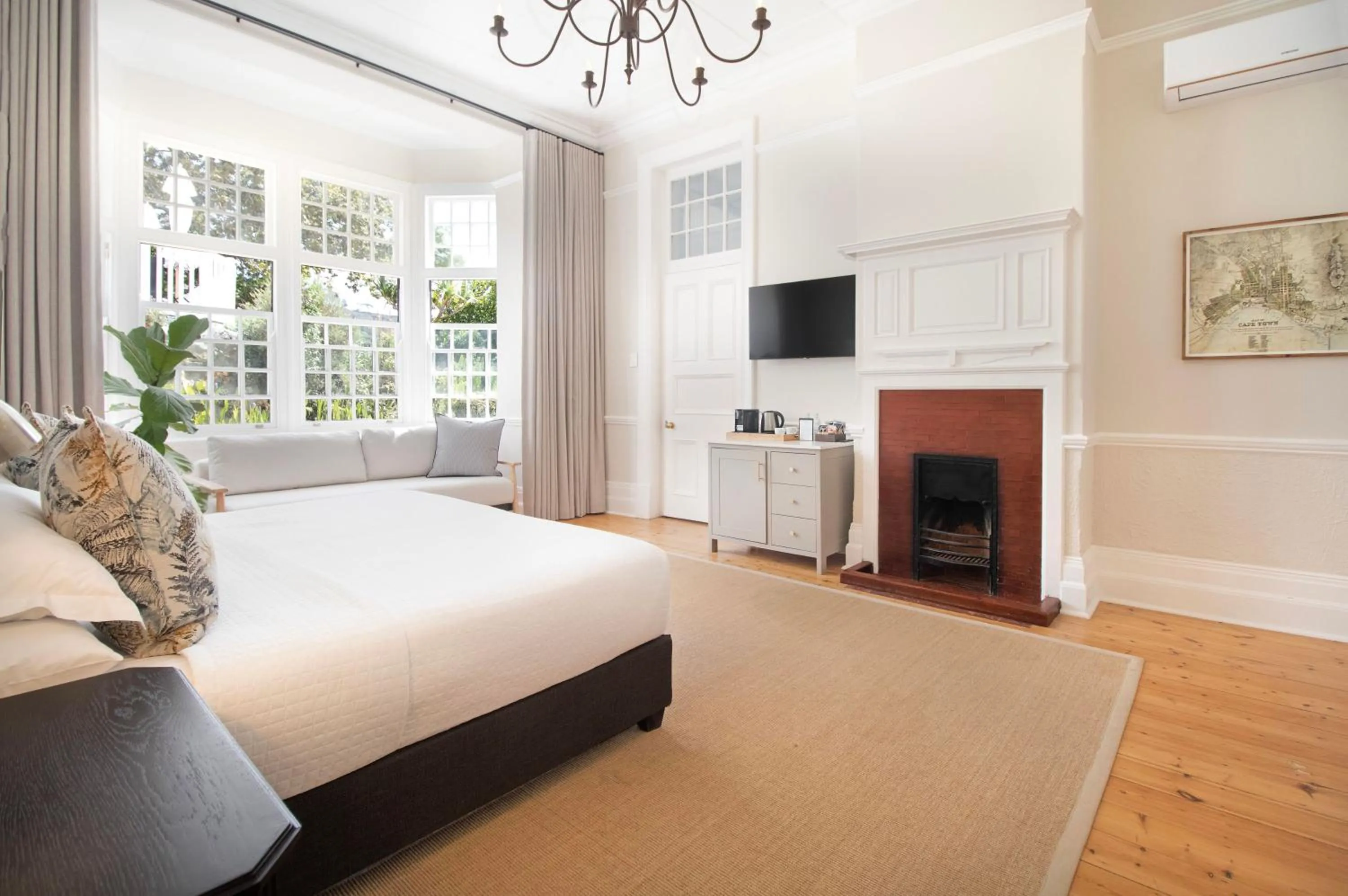 Bedroom, Bed in One Kensington Boutique Hotel