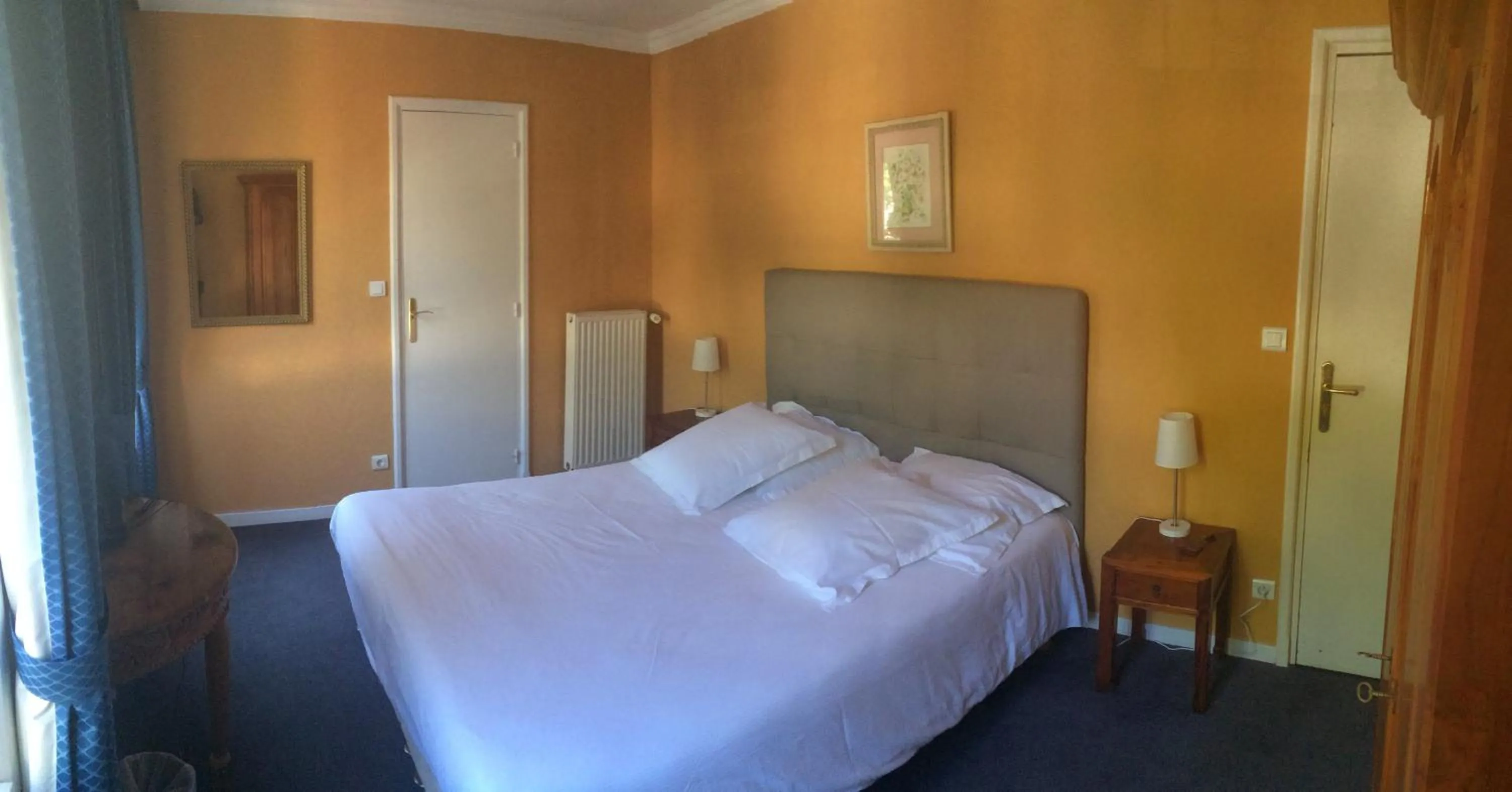 Bedroom, Bed in Hôtel Saint Alban