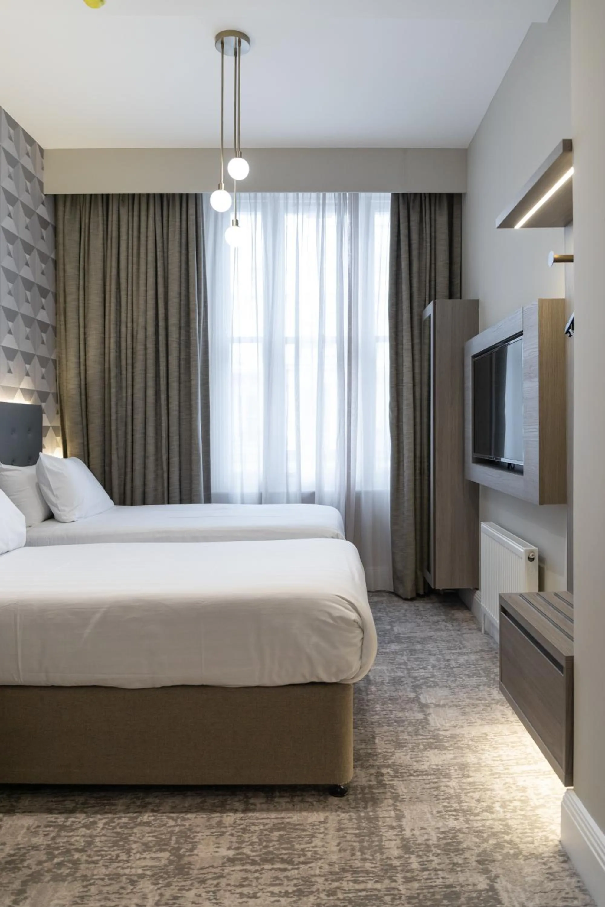 Bedroom, Bed in Mornington Victor Hotel London Belgravia