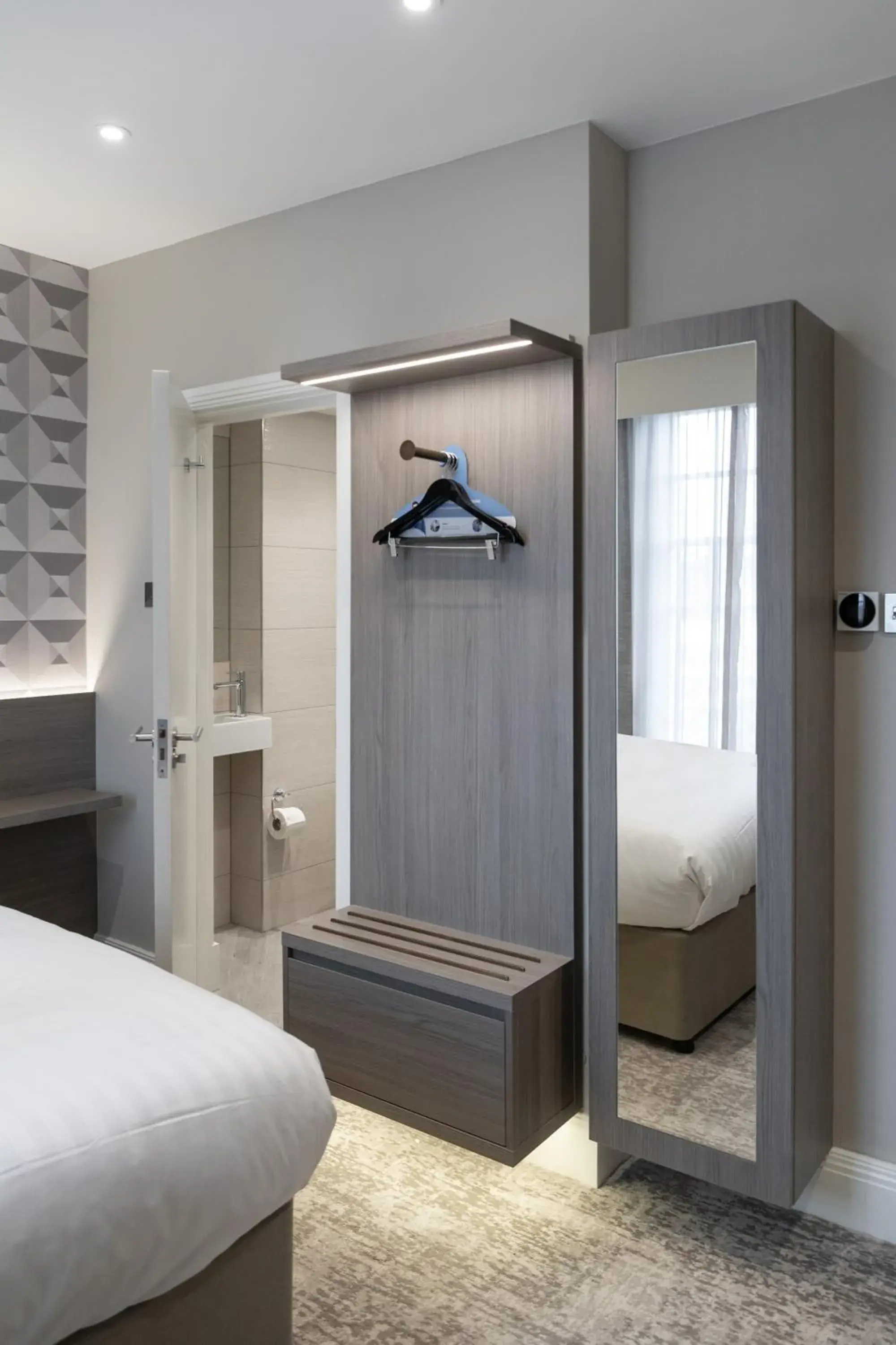 Economy Double Room in Mornington Victor Hotel London Belgravia Economy Double Room in Mornington Victor Hotel London Belgravia