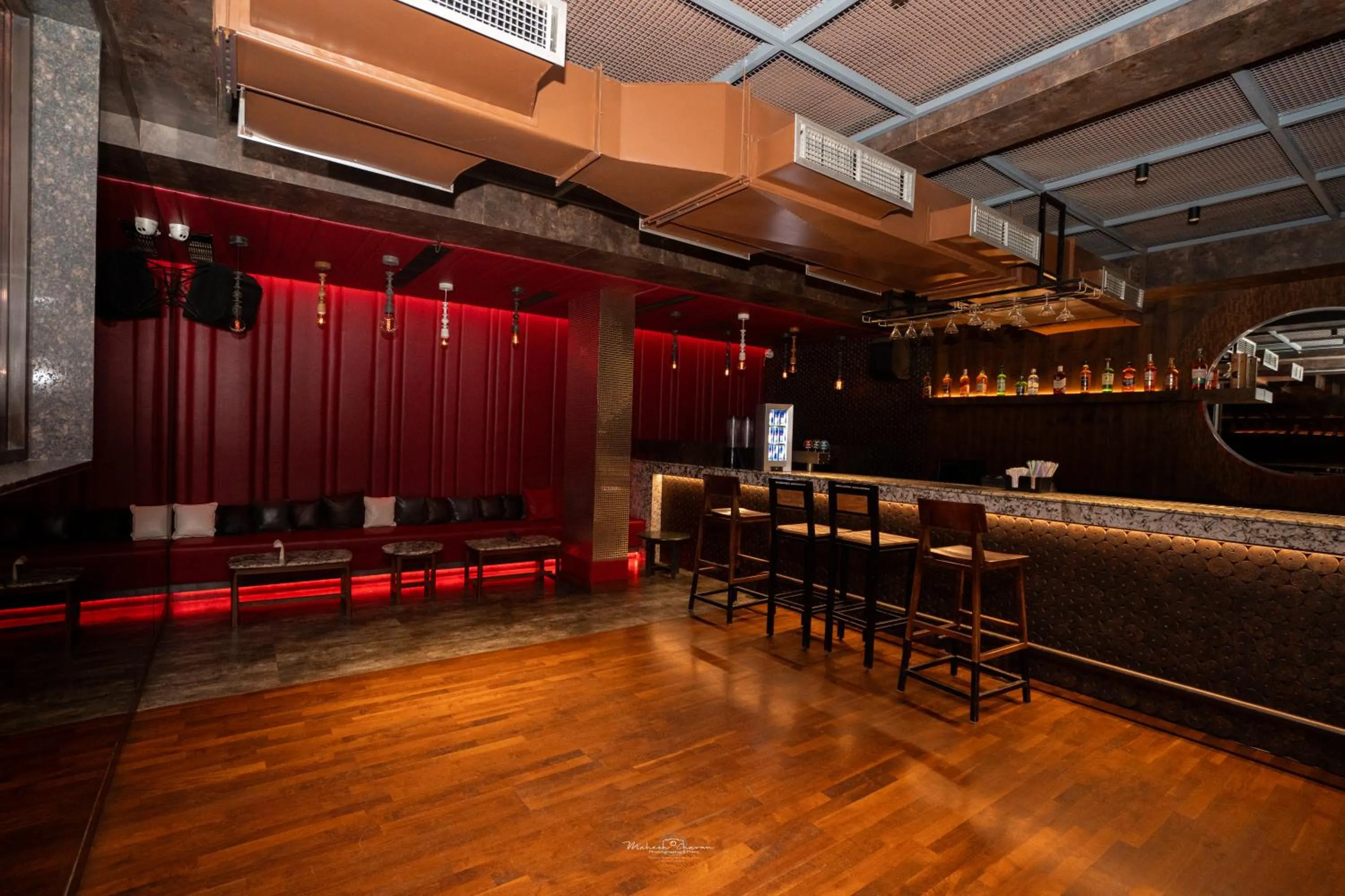 Nightclub / DJ in Hotel Vrishali Executive