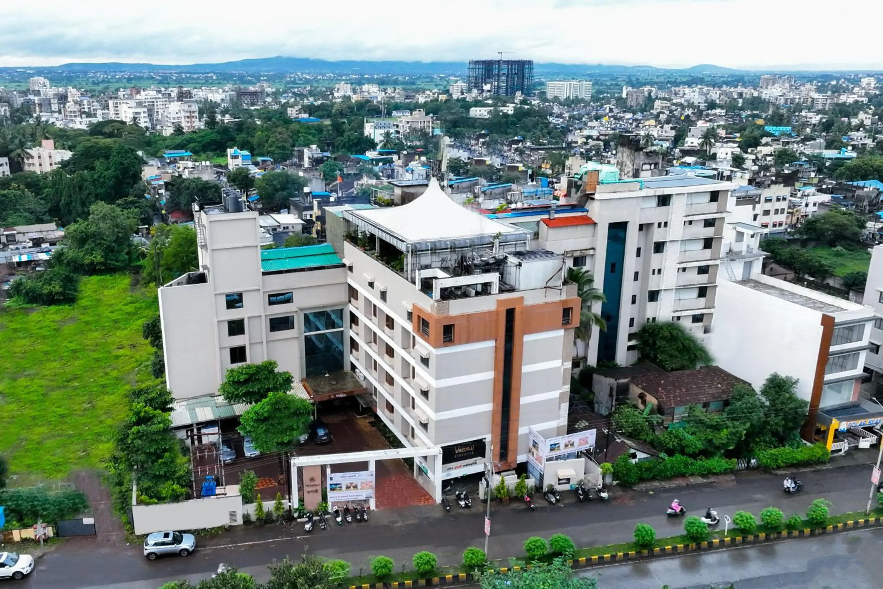 Property building in Hotel Vrishali Executive Property building in Hotel Vrishali Executive