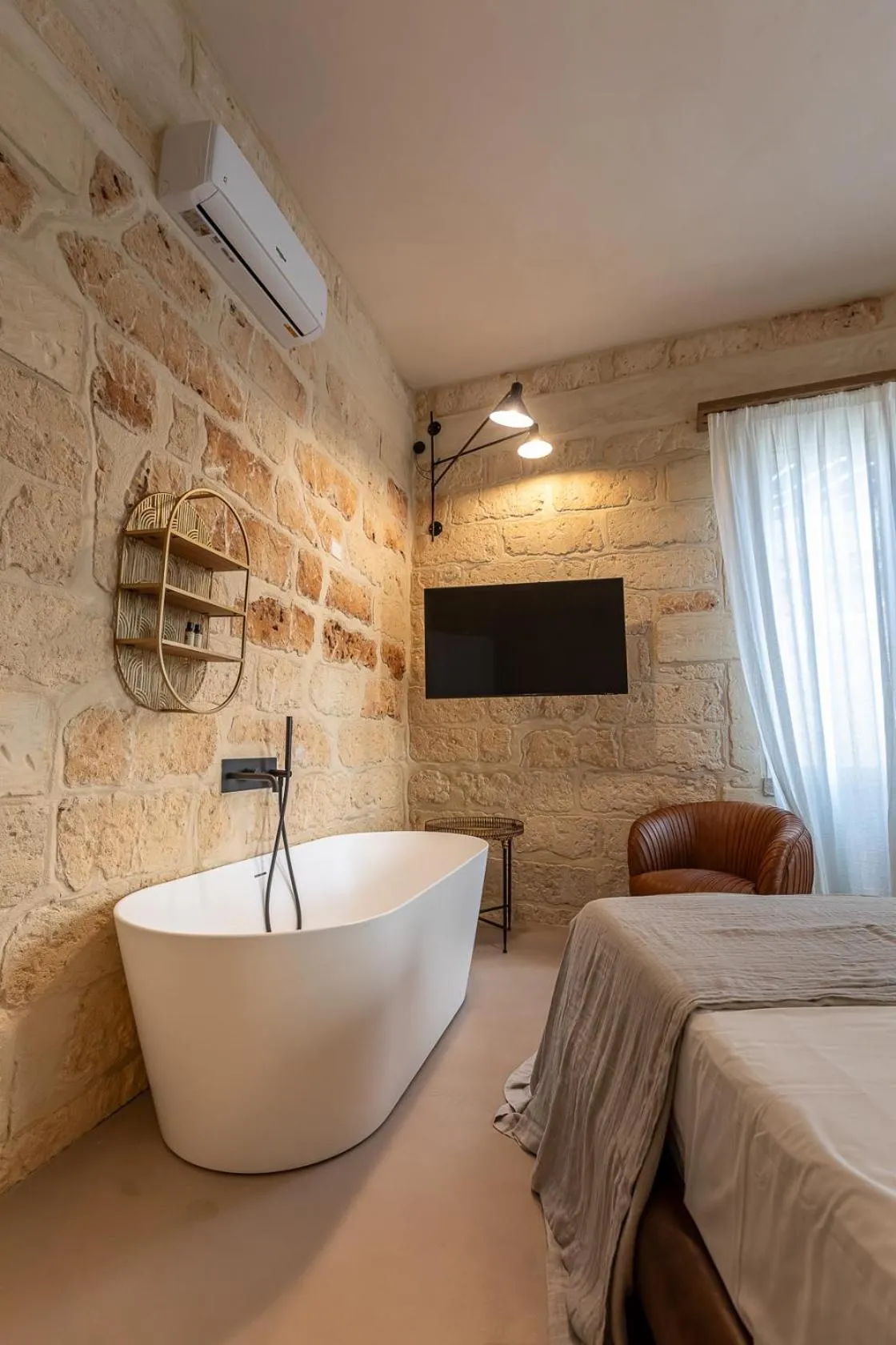 Hot Tub, Bed in Palazzo Sant'Anna Lecce