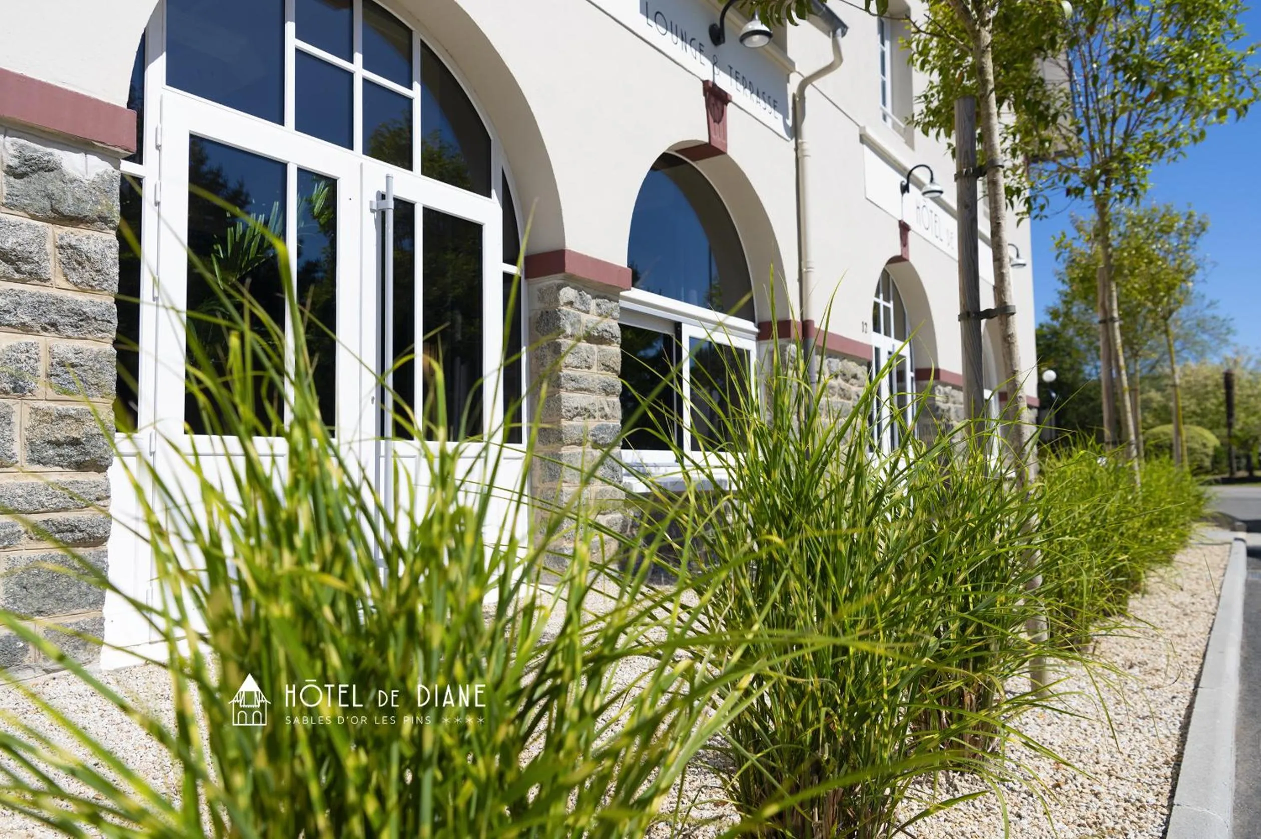 Property building in Hotel De Diane