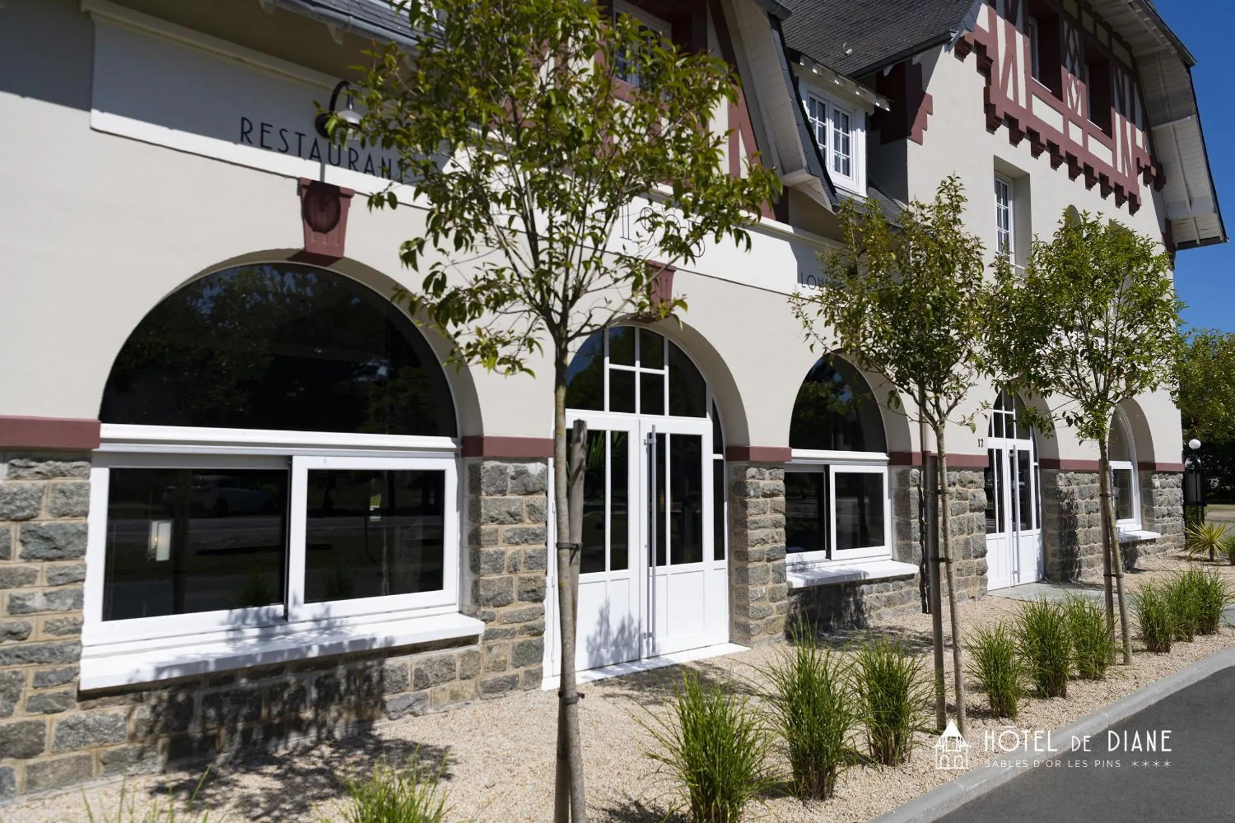 Property building in Hotel De Diane