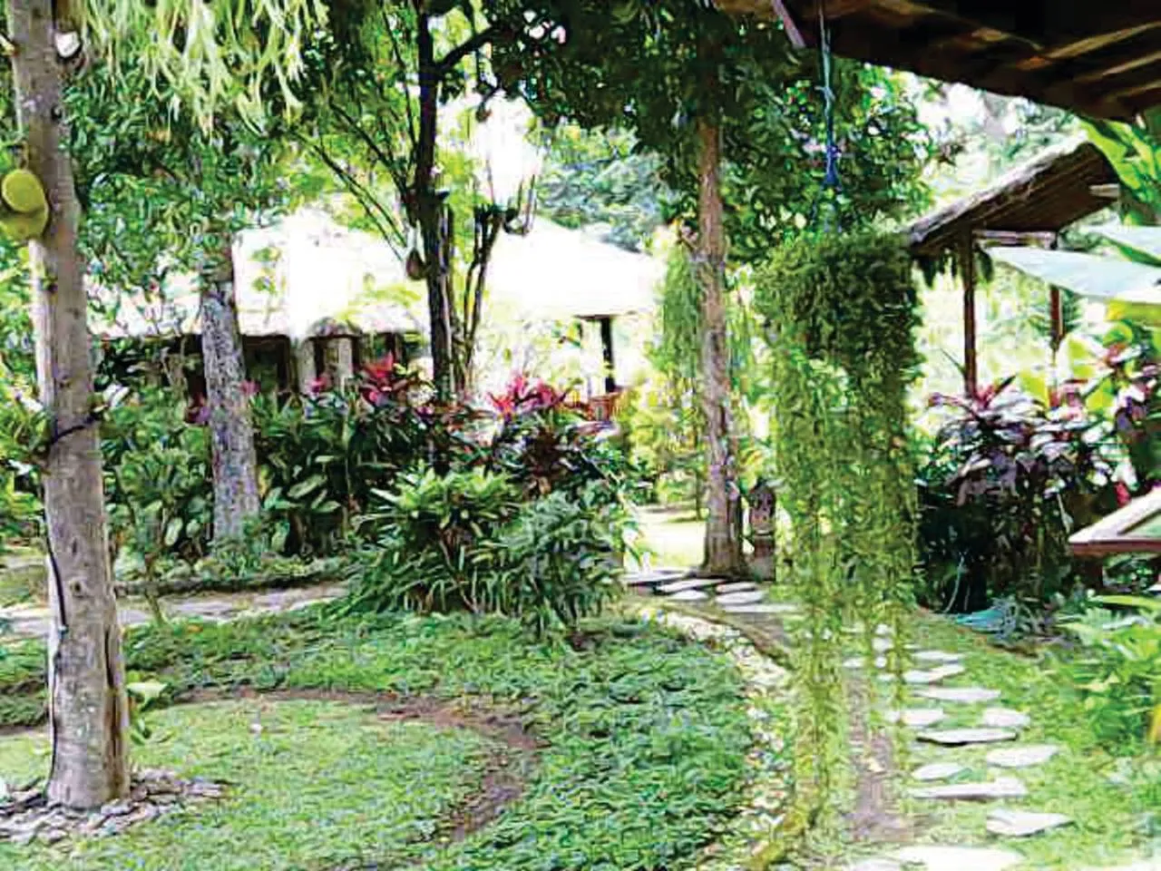 Facade/entrance in Astawa House