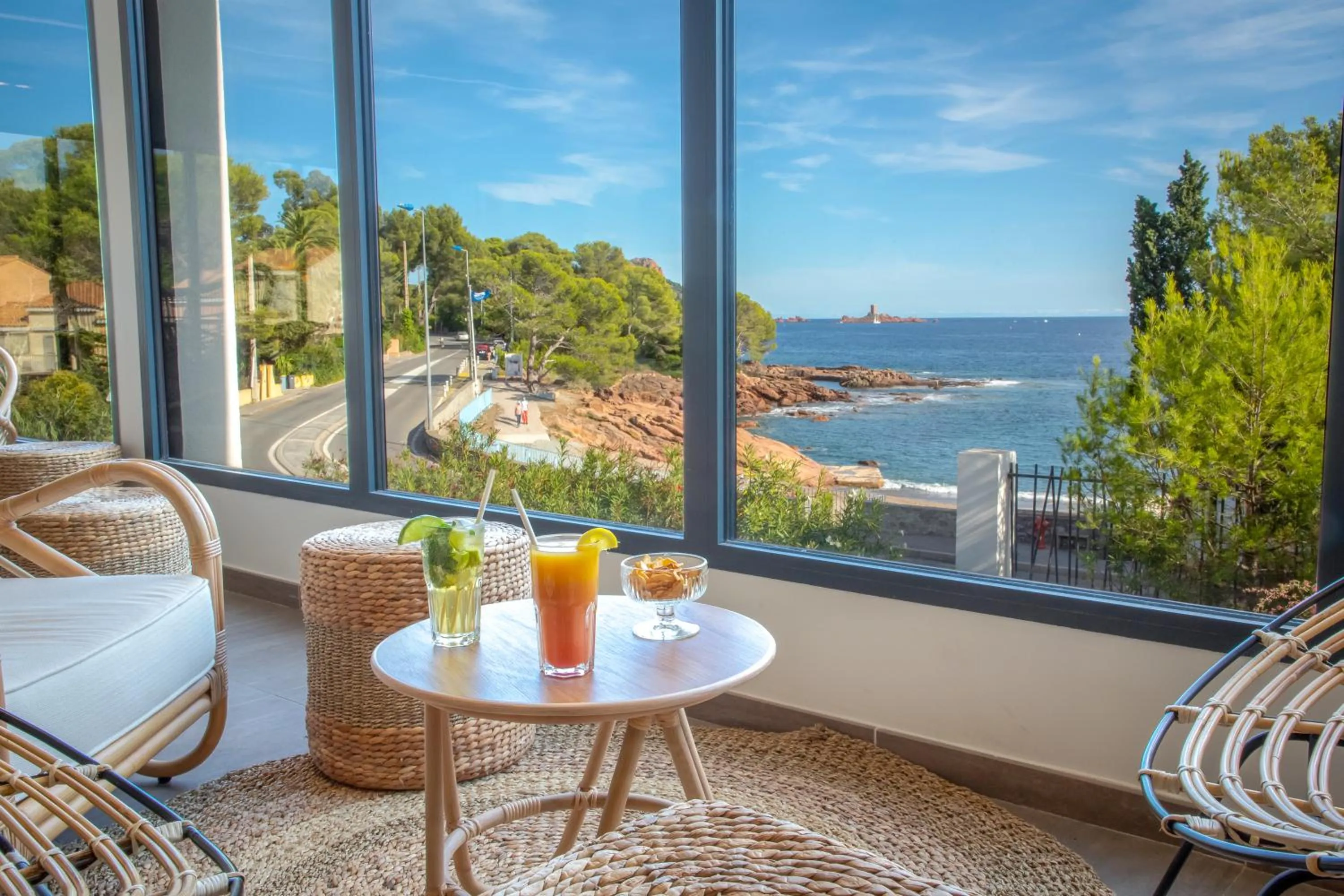 Lounge or bar in SOWELL Family Riviera