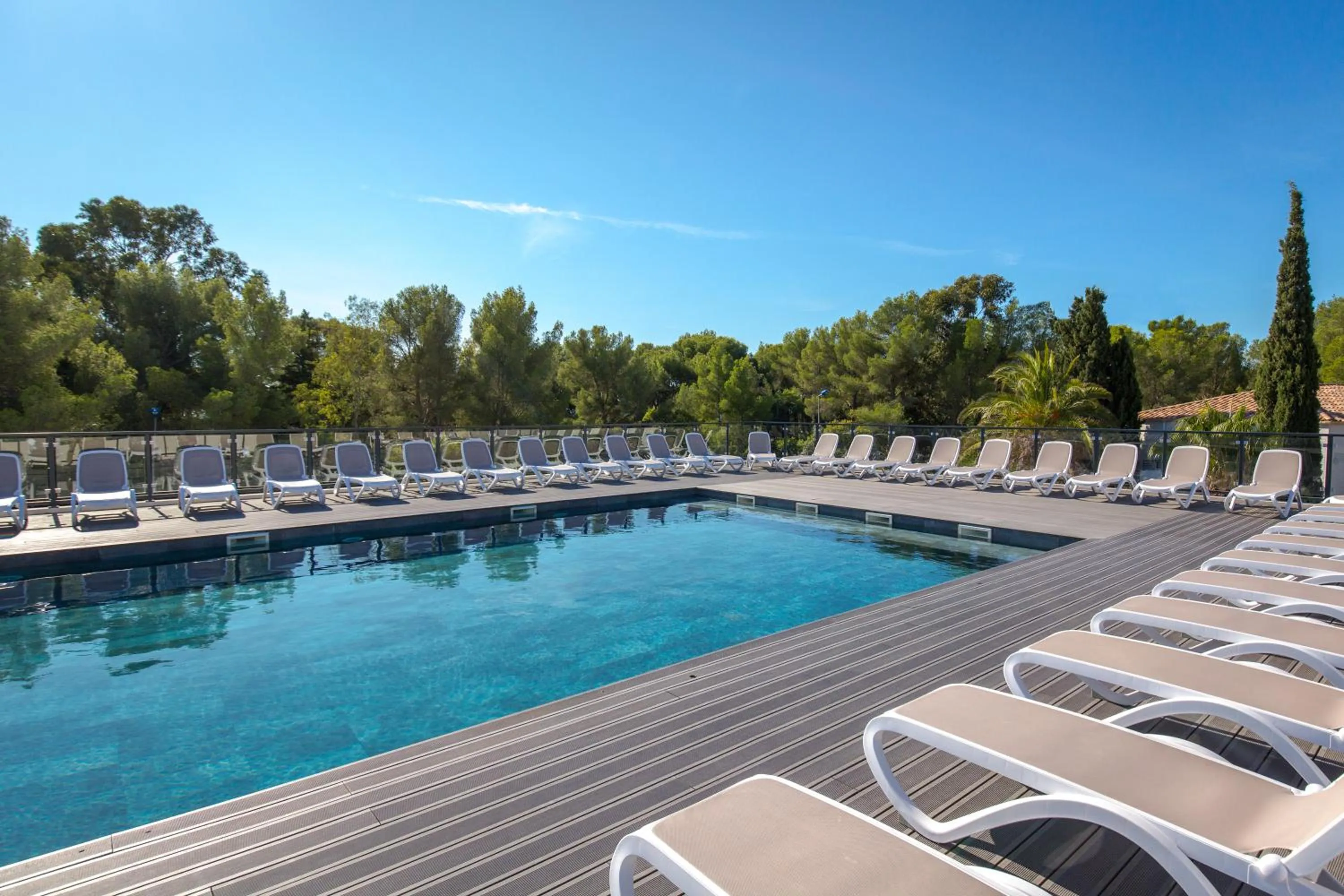 Swimming pool in SOWELL Family Riviera