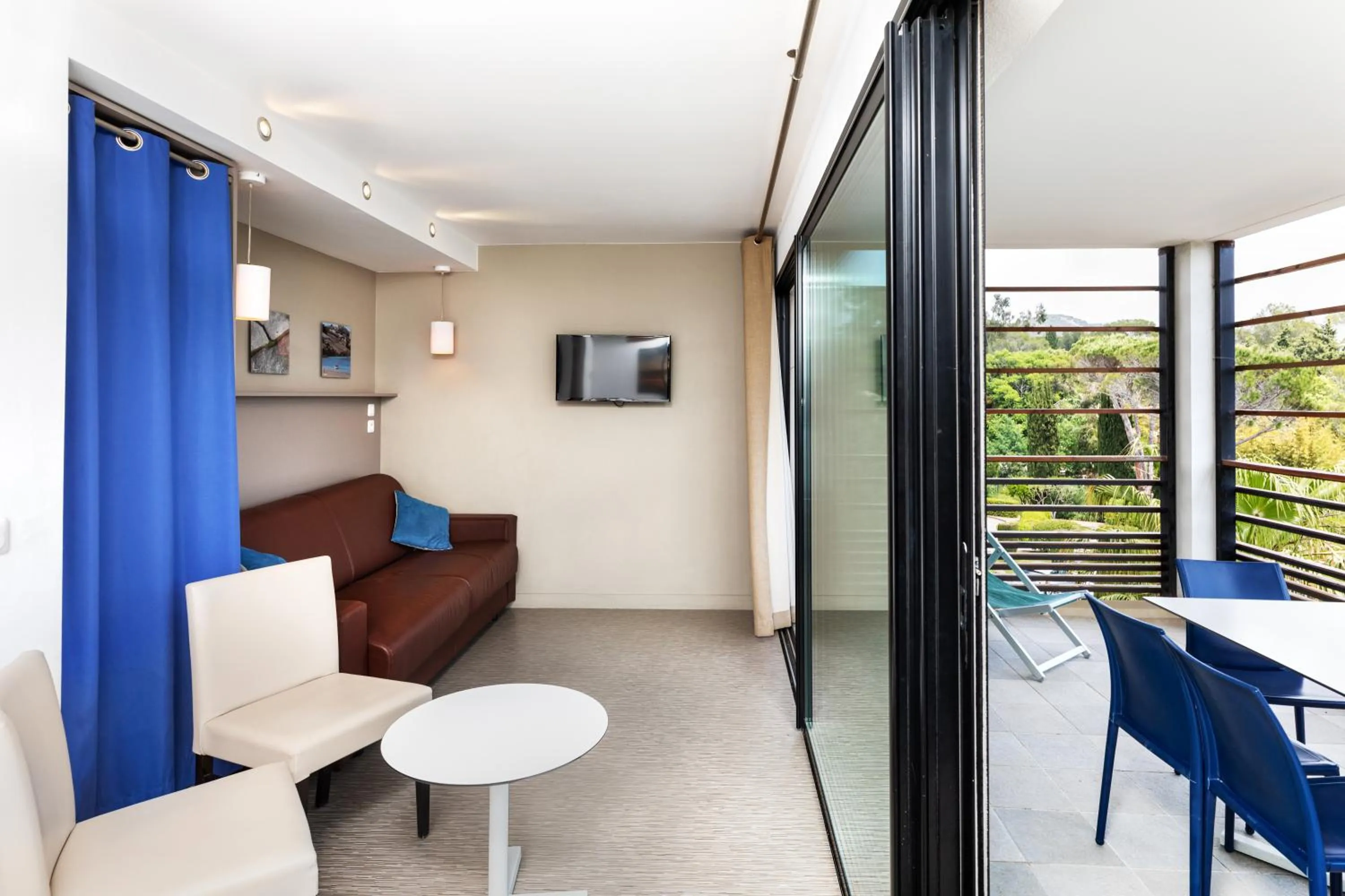 Living room in SOWELL Family Riviera