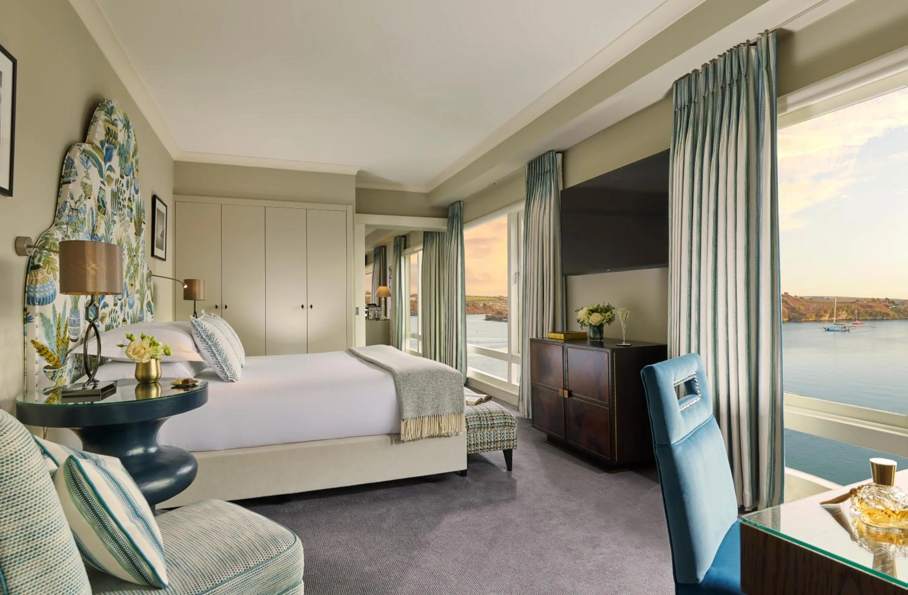 Bedroom, Bed in Trident Hotel Kinsale