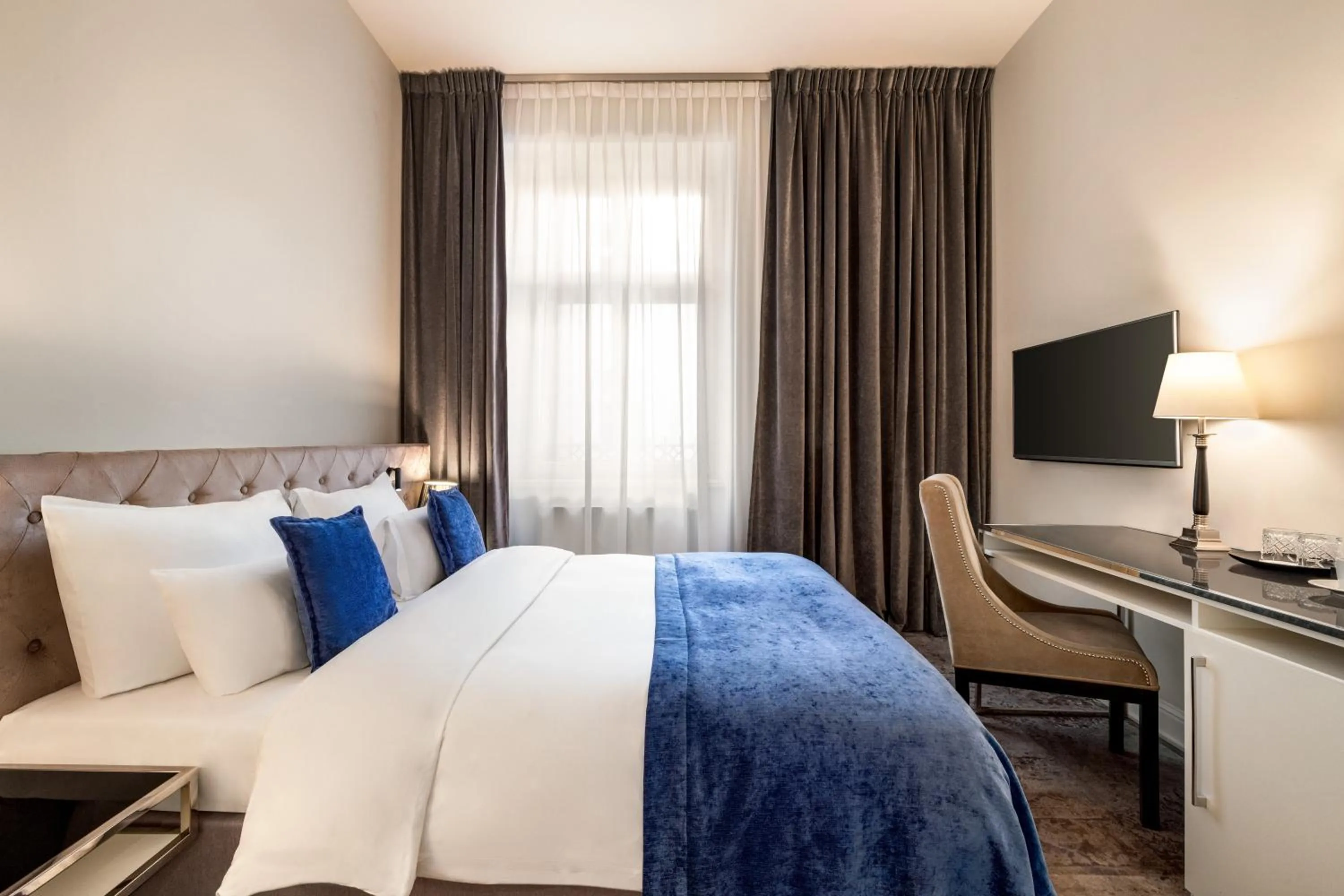 Bed in Wyndham Grand Krakow Old Town