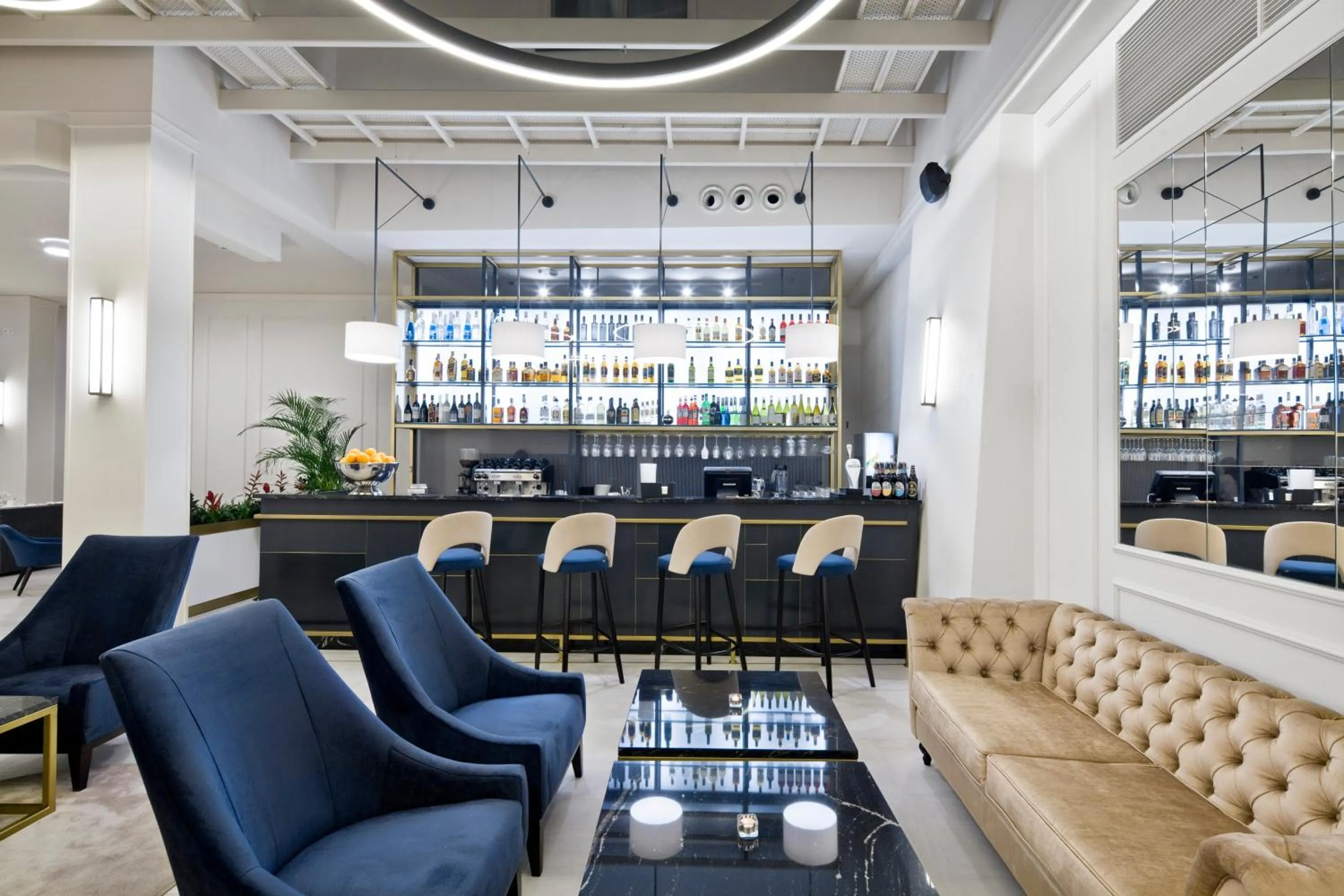 Lounge or bar in Wyndham Grand Krakow Old Town